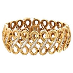 18K Yellow Gold Link Bracelet with 4.5 Carat Tapered Baguette I-VS1 Diamonds