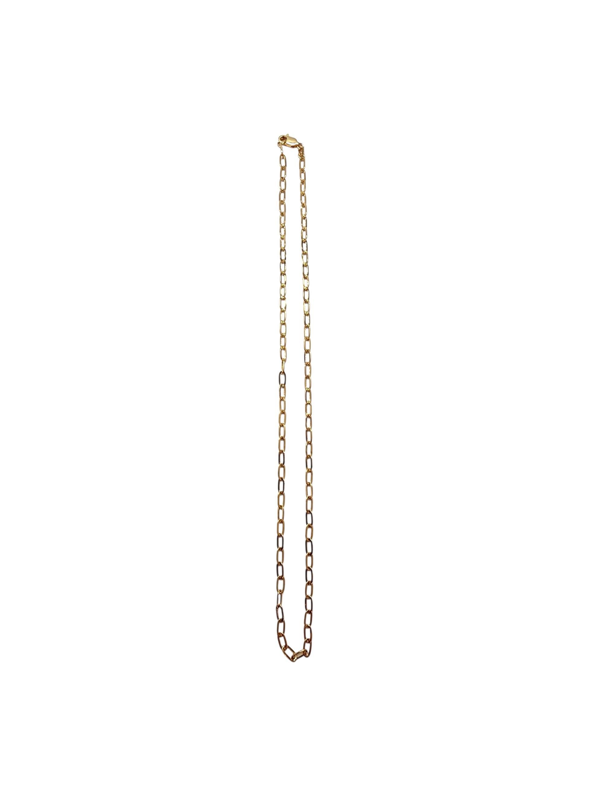 18K Yellow Gold Link Necklace

This necklace combines timeless shine with effortless style, making it your go-to piece for any occasion. This piece features a link chain meticulously detailed in 18 karat yellow gold.

Hallmark: 750

Weight: 3.6 g /