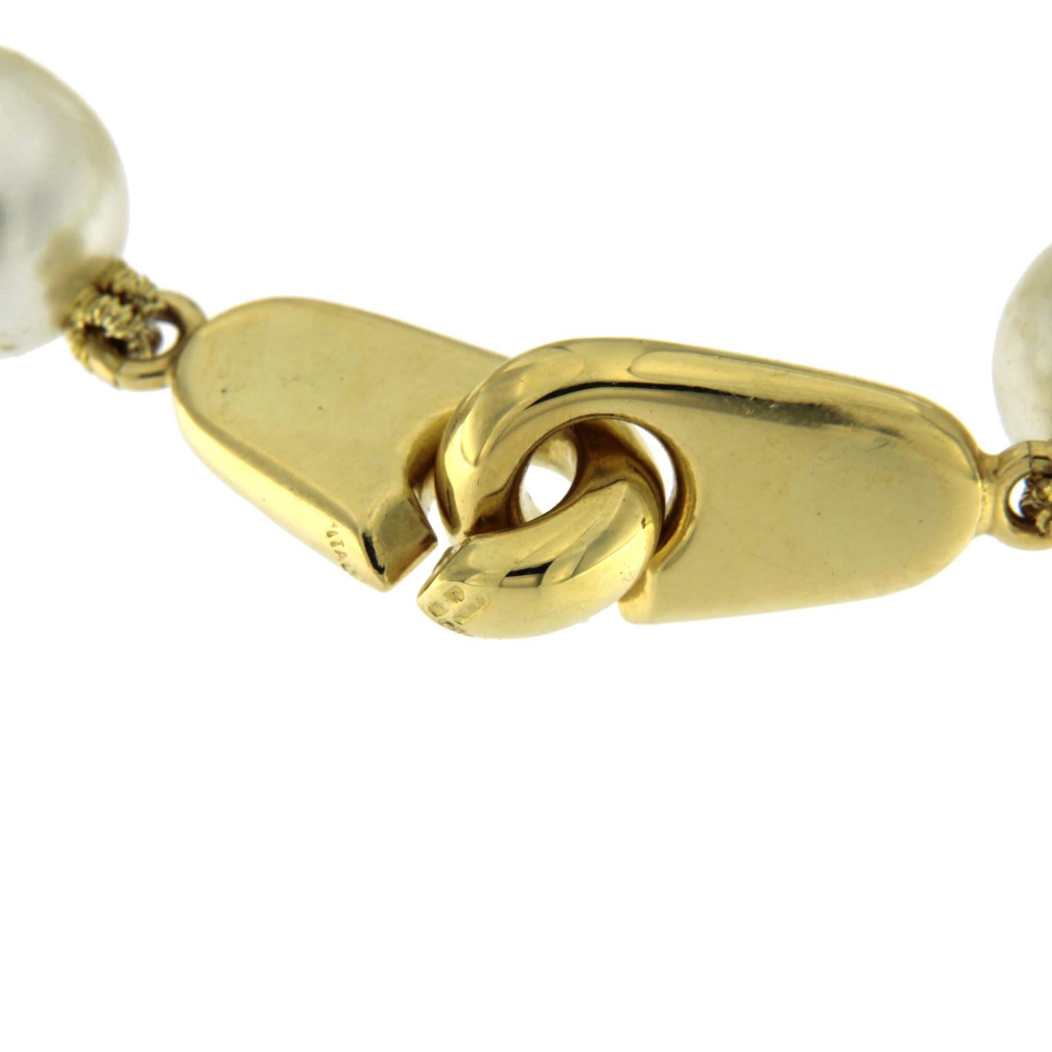 Classic lock for pearl necklace.
Pearls are not natural.
Clasp weight 10 g 
STAMP 750
 
