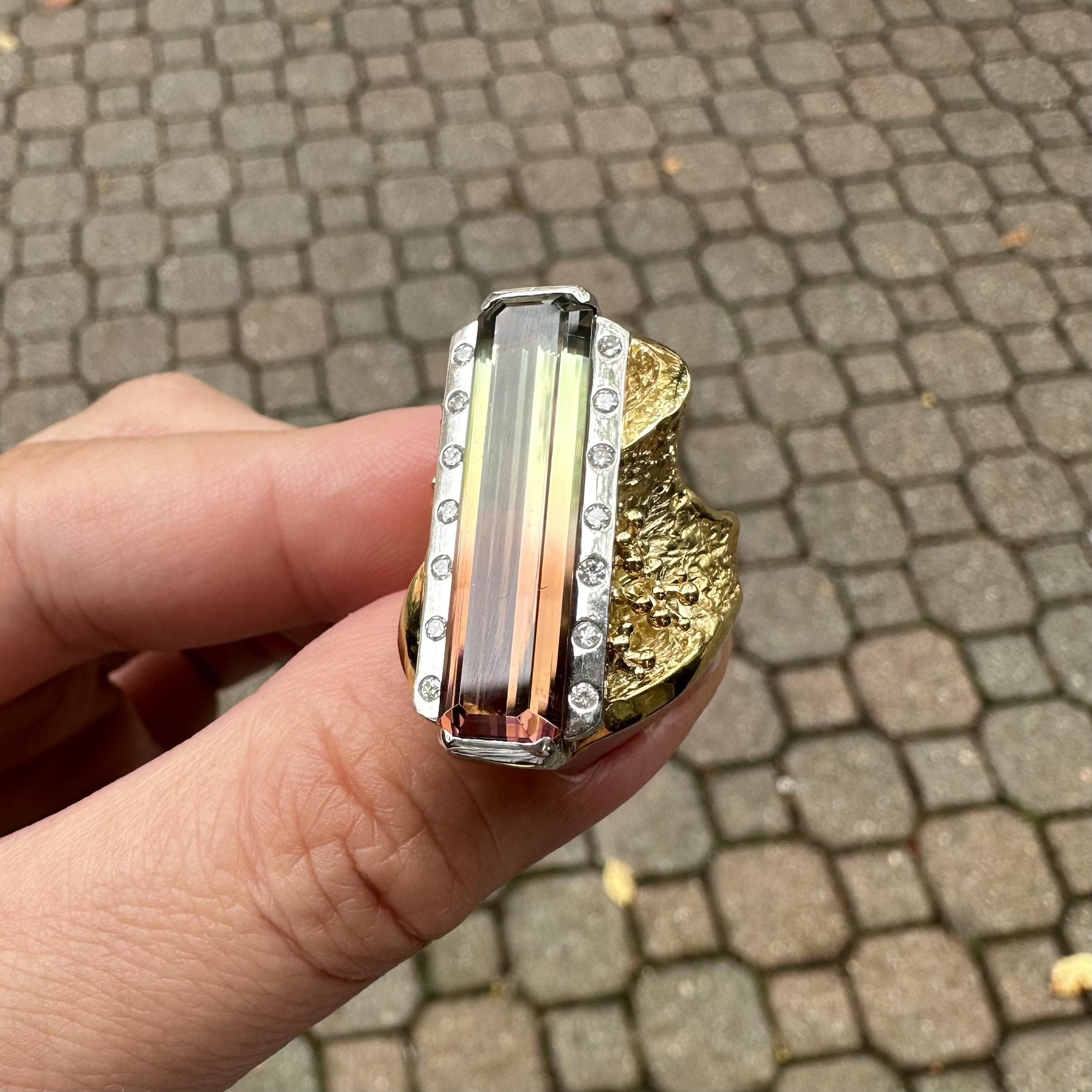 Anello lungo in oro giallo 18k con tormalina bicolore e diamanti da 11,32 ct. in vendita 9