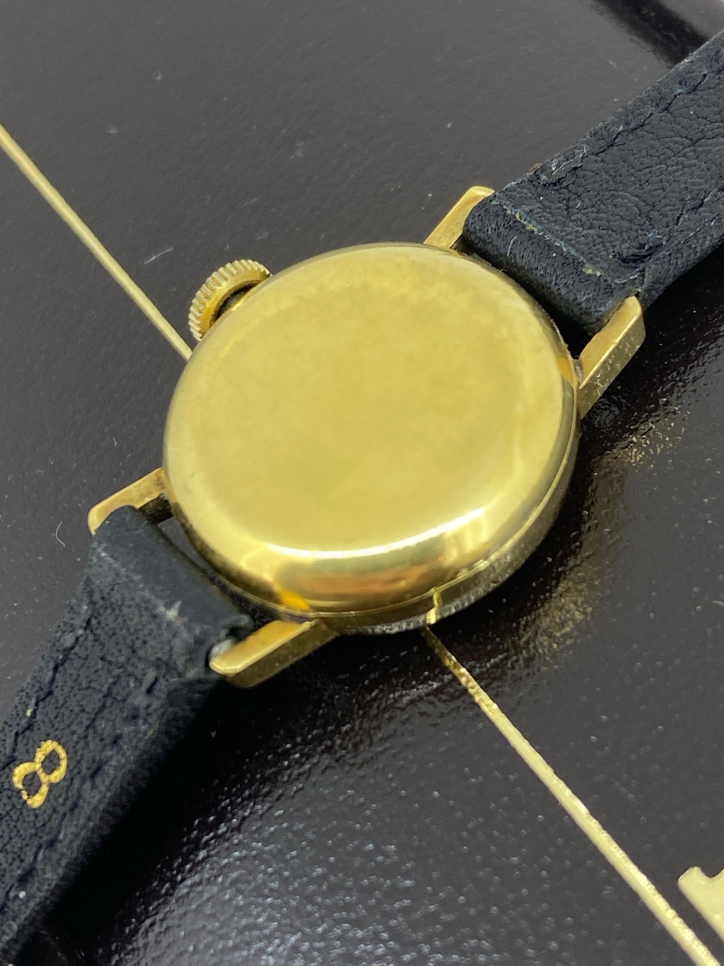 18 Karat Gelbgold Longines Vintage 1960er Hand 17 Juwelen 19mm Damenuhr (Retro) im Angebot
