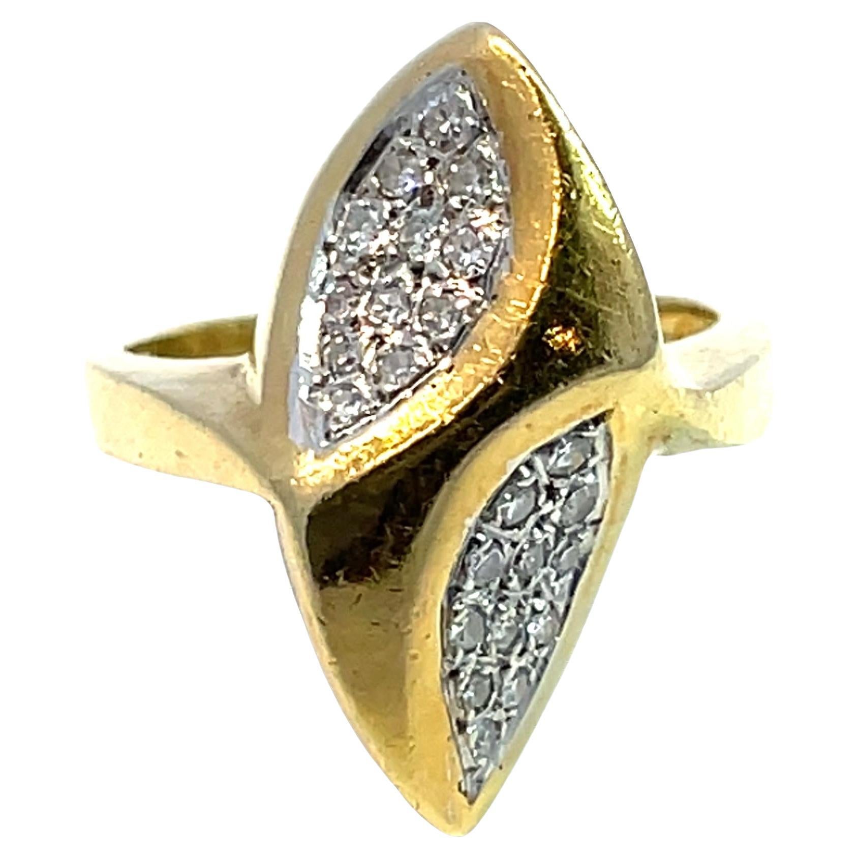 18K Yellow Gold Lozenge-Shaped Diamond Ring For Sale