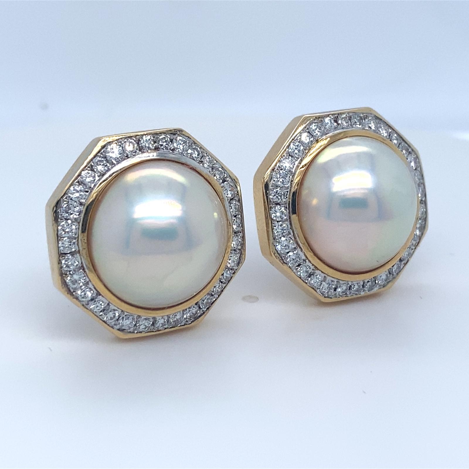 Boucles d'oreilles huggies en or jaune 18 carats, perles Mabe et diamants 2,24 carats 19,1 grammes en vente 4