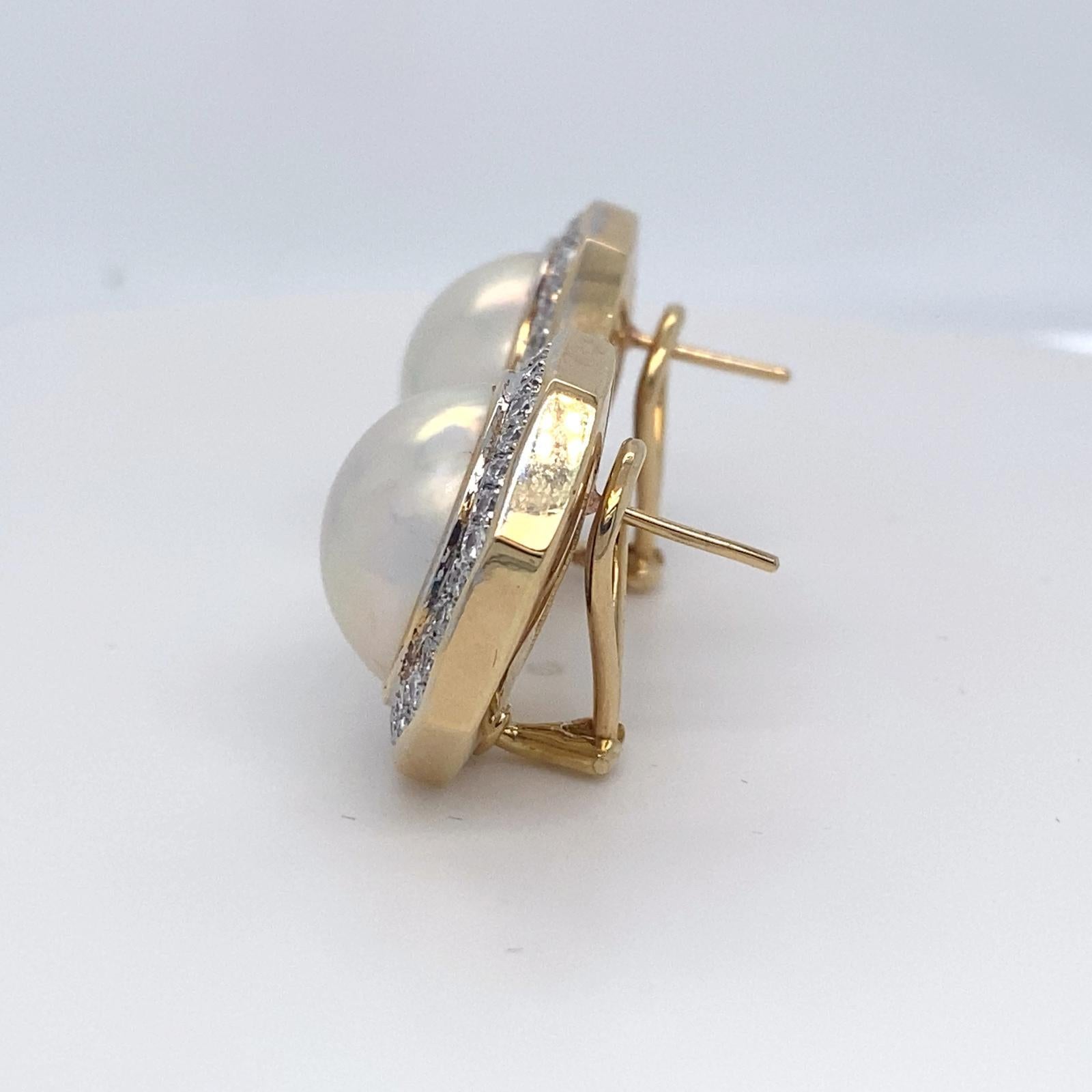 Boucles d'oreilles huggies en or jaune 18 carats, perles Mabe et diamants 2,24 carats 19,1 grammes en vente 6