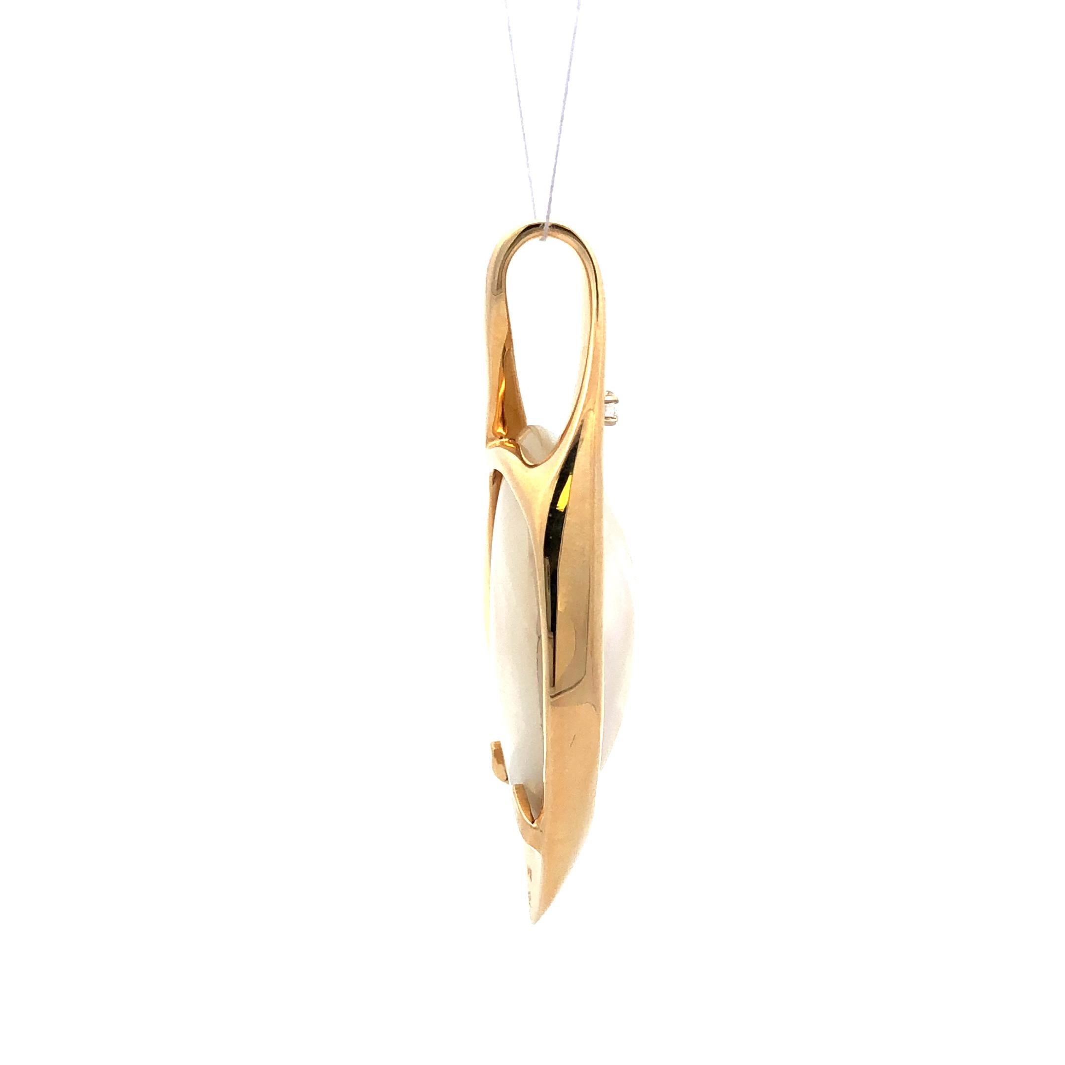 14 Karat Yellow Gold Mabe Pearl and Diamond Pendant For Sale at 1stDibs