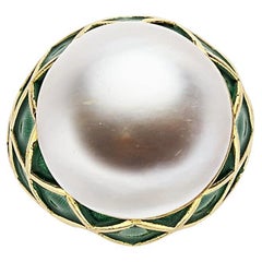 18k Yellow Gold Mabe Pearl Ring - Size 6.25