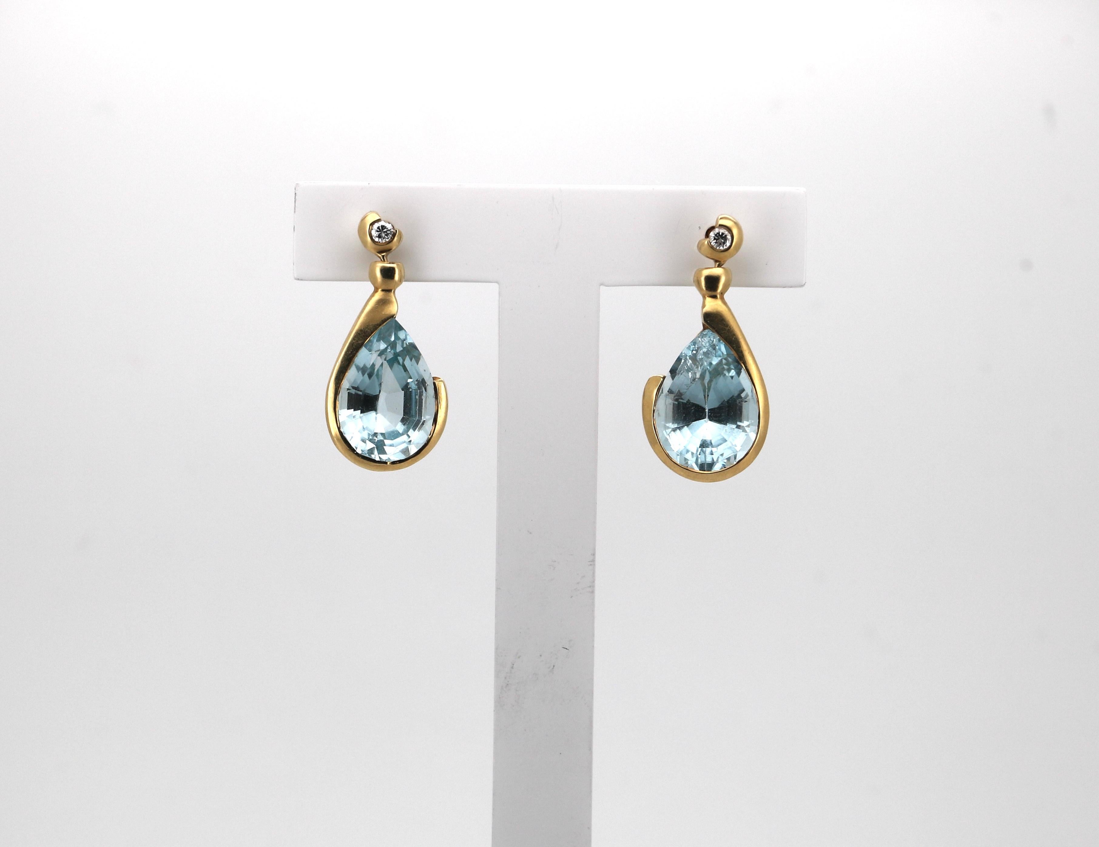 Orecchini Manfredi in oro giallo 18 carati con acquamarina e diamanti In condizioni ottime in vendita a AMSTERDAM, NL