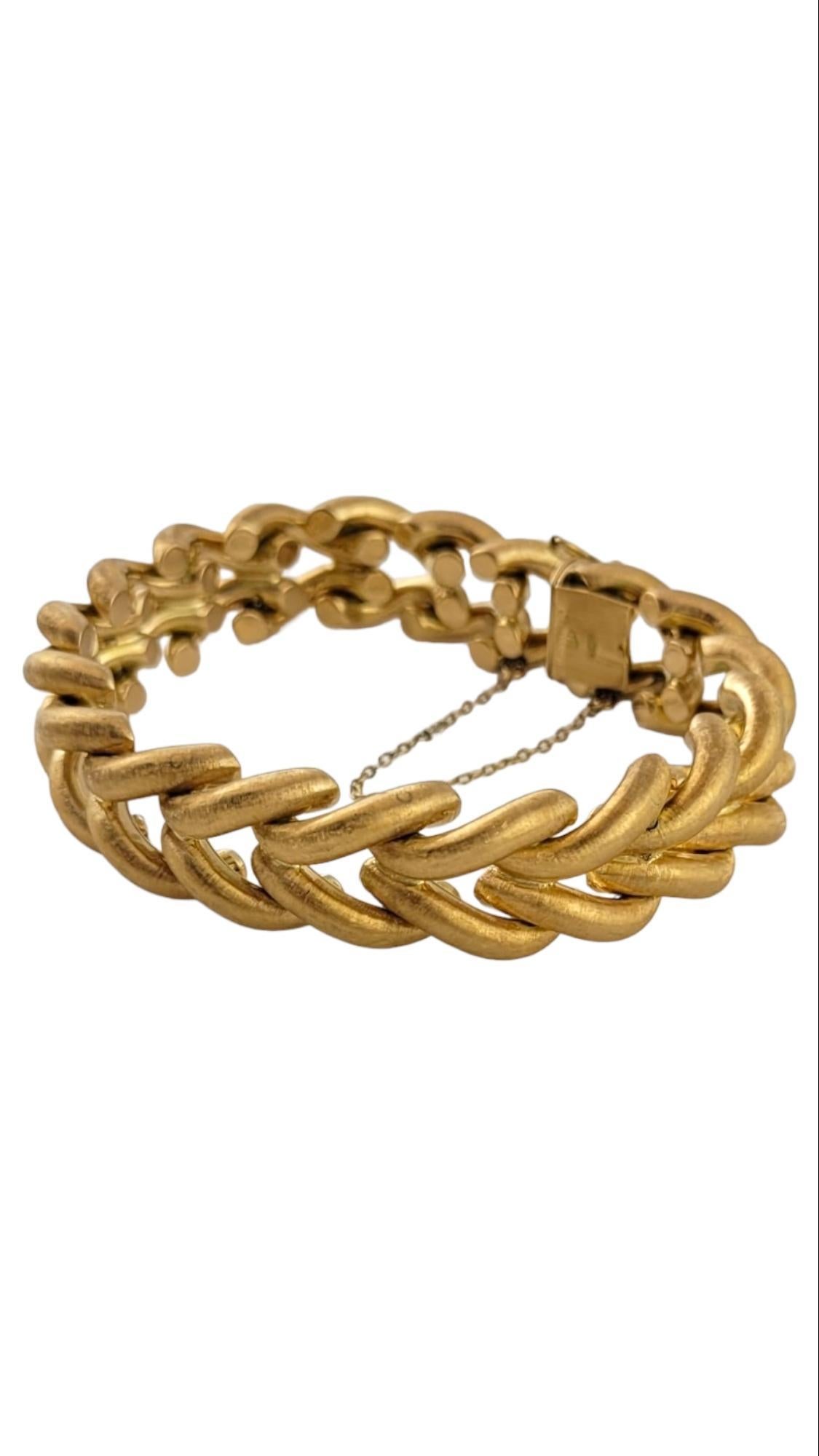 Vintage 18K Yellow Gold Mario Buccellati San Marco Bracelet

This gorgeous San Marco bracelet by designer Mario Buccellati is crafted from 18K yellow gold with beautiful detailing!

Size: 7
