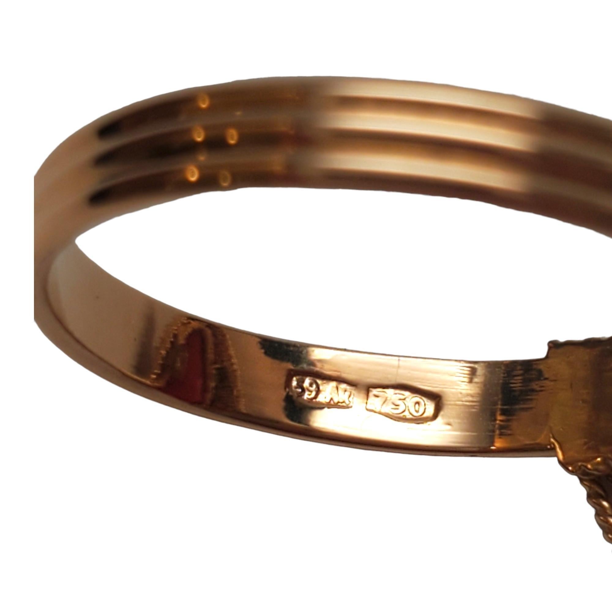 18K Yellow Gold Marquis Shaped Red Coral Ring #17539 In Good Condition In Washington Depot, CT
