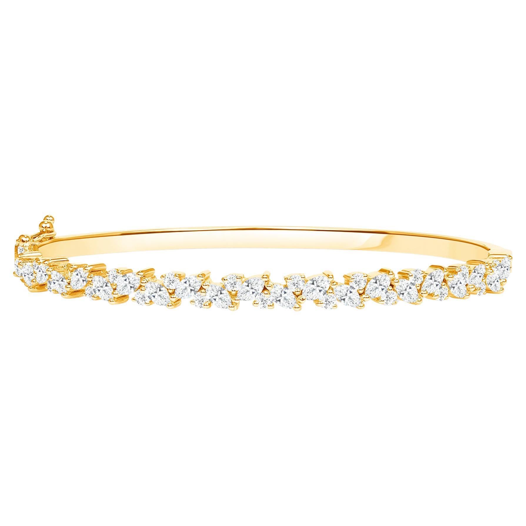 Bracelet jonc massif en or jaune 18 carats avec diamants marquises  Combiné à des diamants ronds en vente