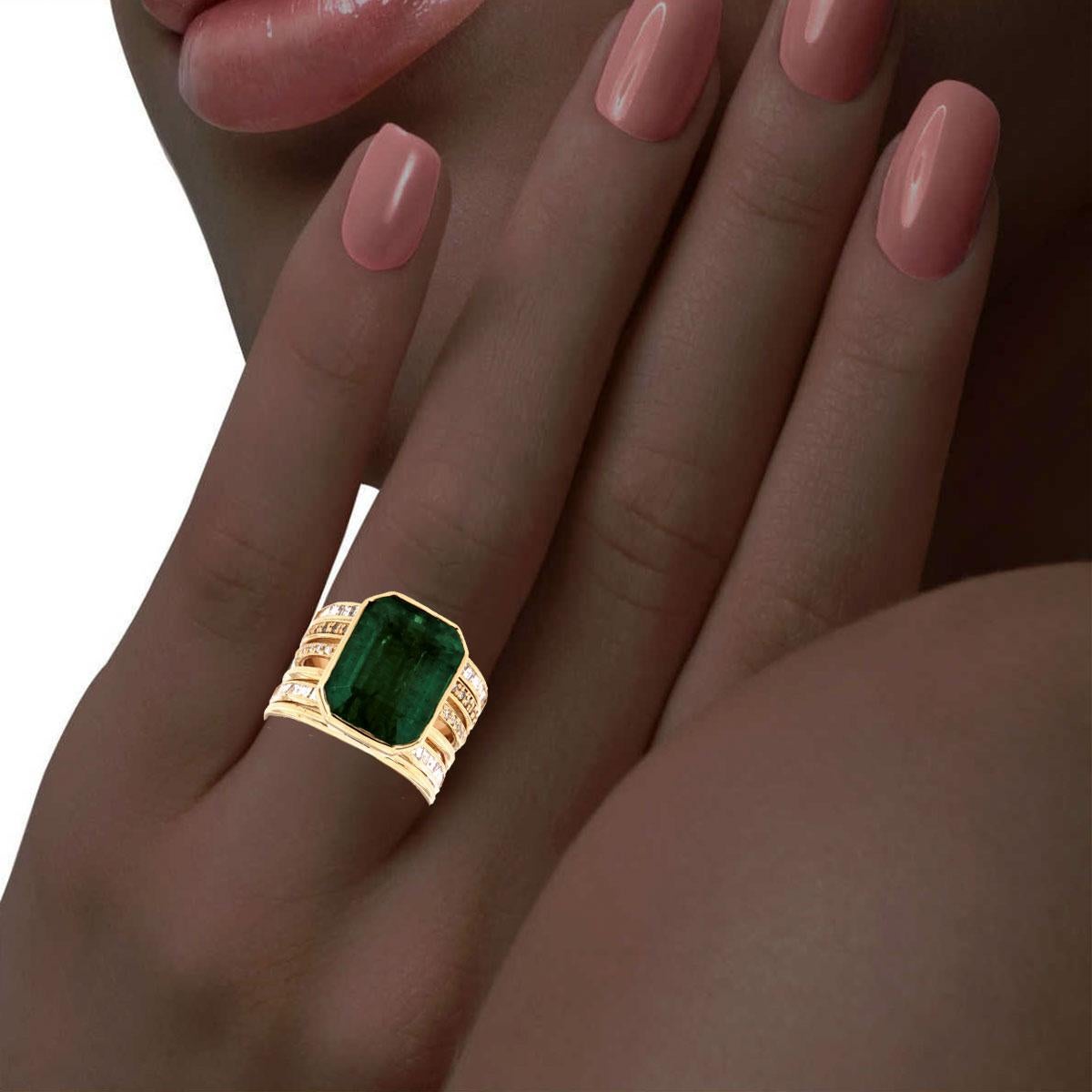 Emerald Cut 18 Karat Yellow Gold Marty Green Emerald Diamond Ring 'Center: 9.44 - Carat' For Sale