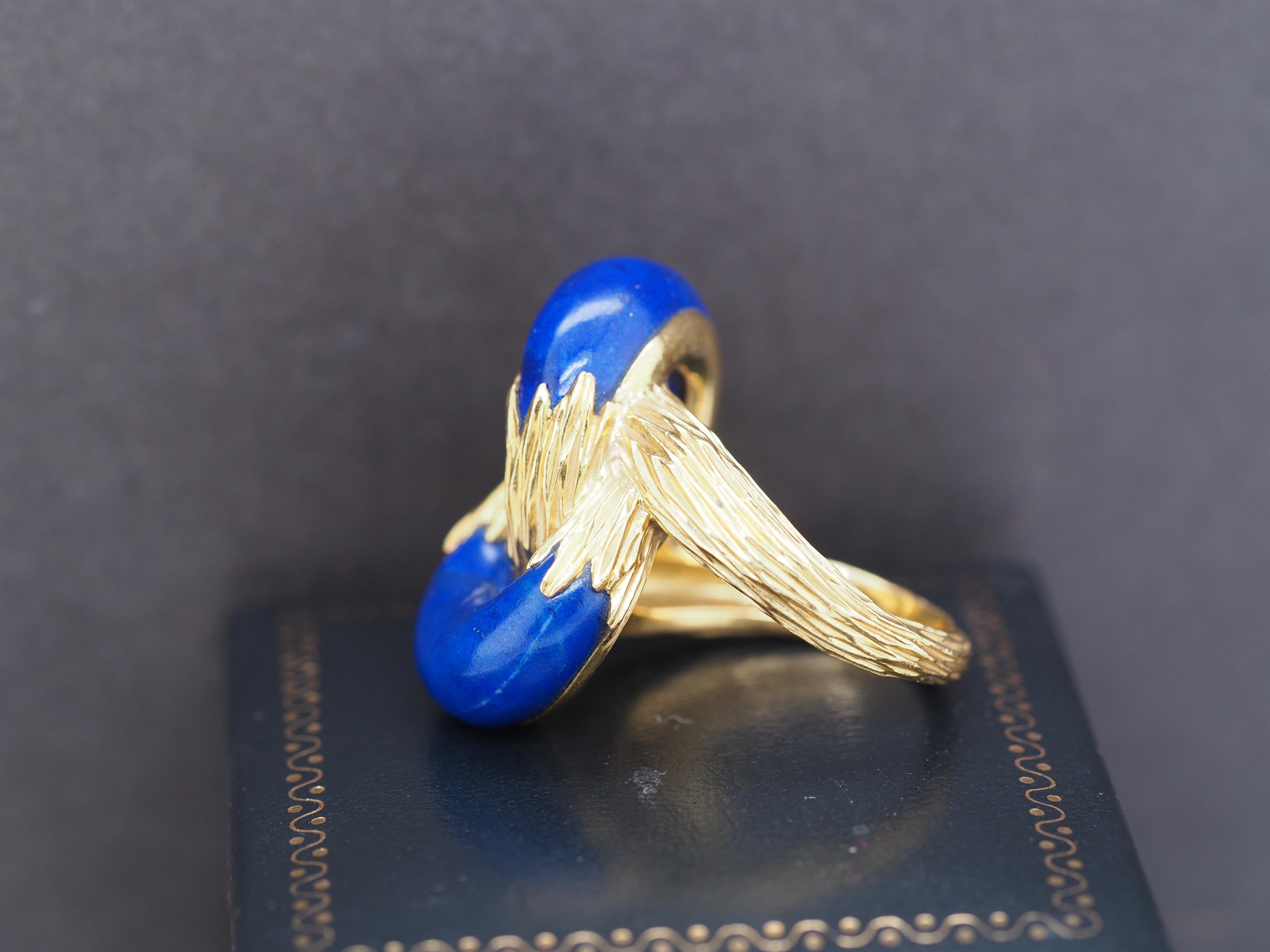 Women's 18K Yellow Gold Mellerio 1970s French Lapis Lazuli Ring For Sale