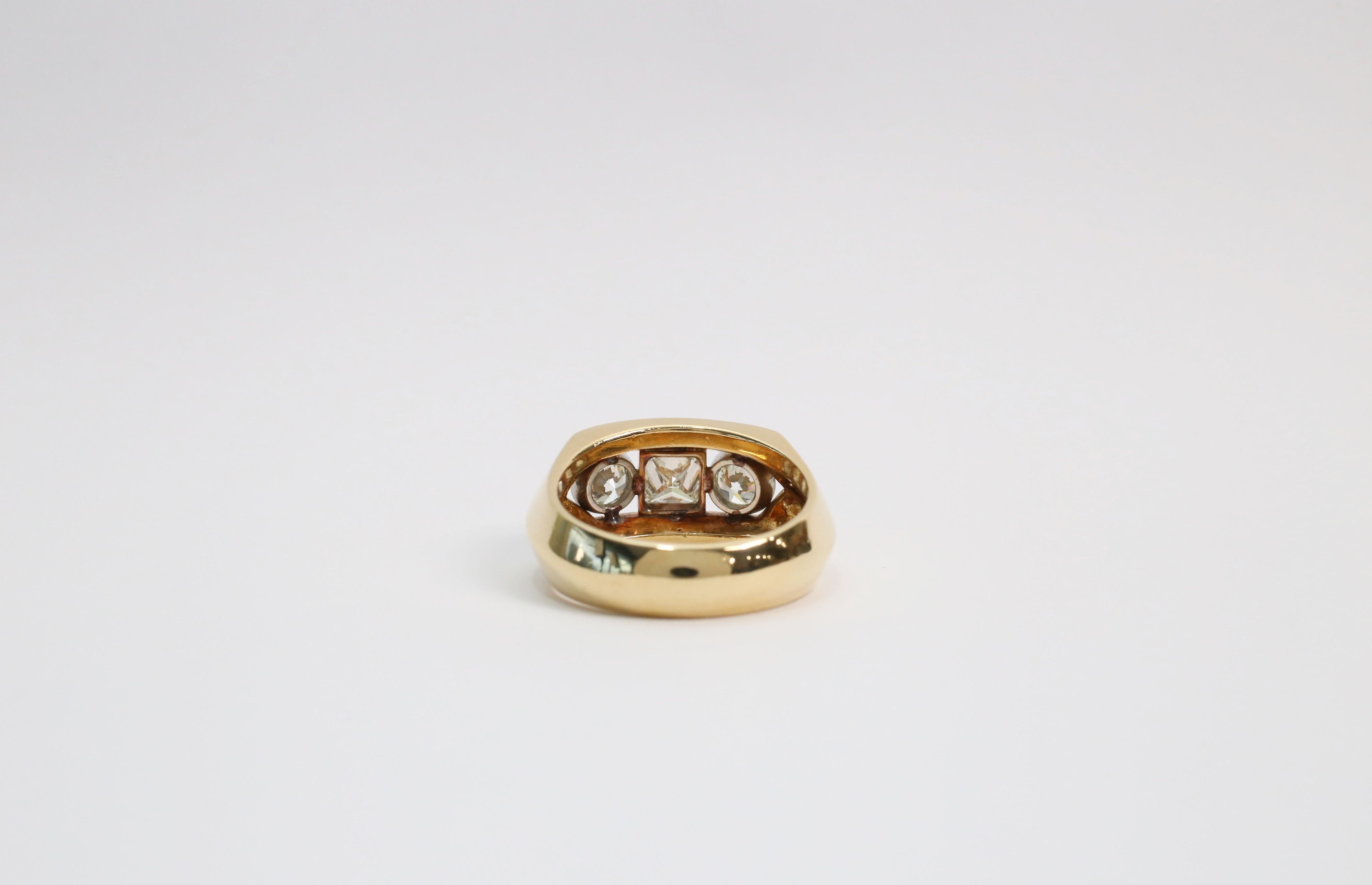 18k Yellow Gold Men's 1.6cttw Diamond Ring, Size 10 - 16.1g In Good Condition For Sale In Providence, RI