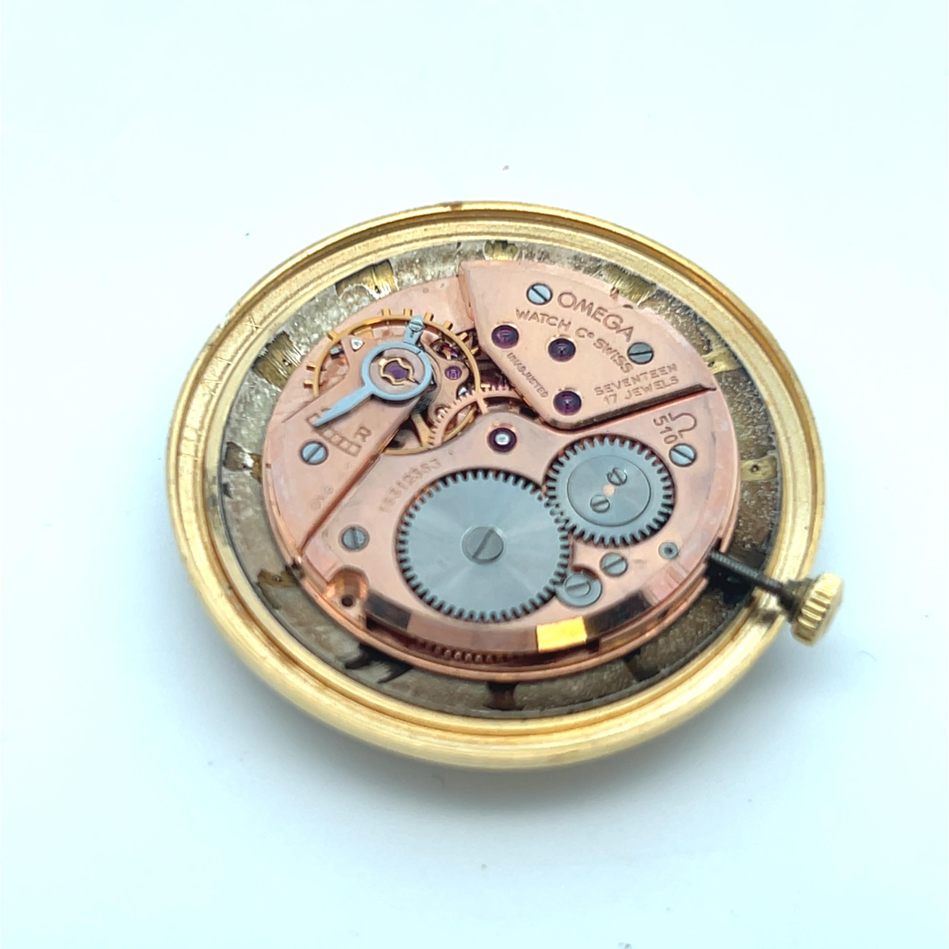 Montre-bracelet Omega pour homme en or jaune 18K Ca 1950s 34mm en vente 7