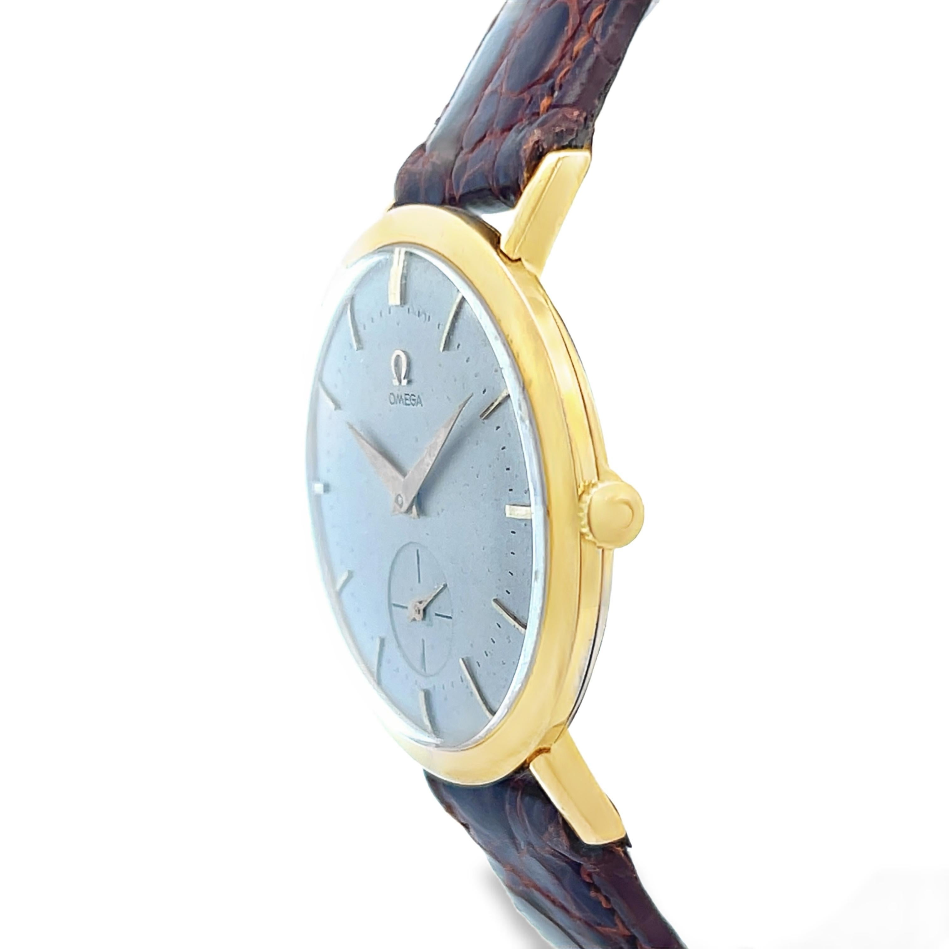 Cette montre Omega, datant des années 50, est en or jaune 18 carats et est équipée d'un mouvement 510 à 17 rubis.  Une déclaration de style et d'élégance pour une personne sophistiquée. Le boîtier est en or jaune 18 carats et la montre est livrée