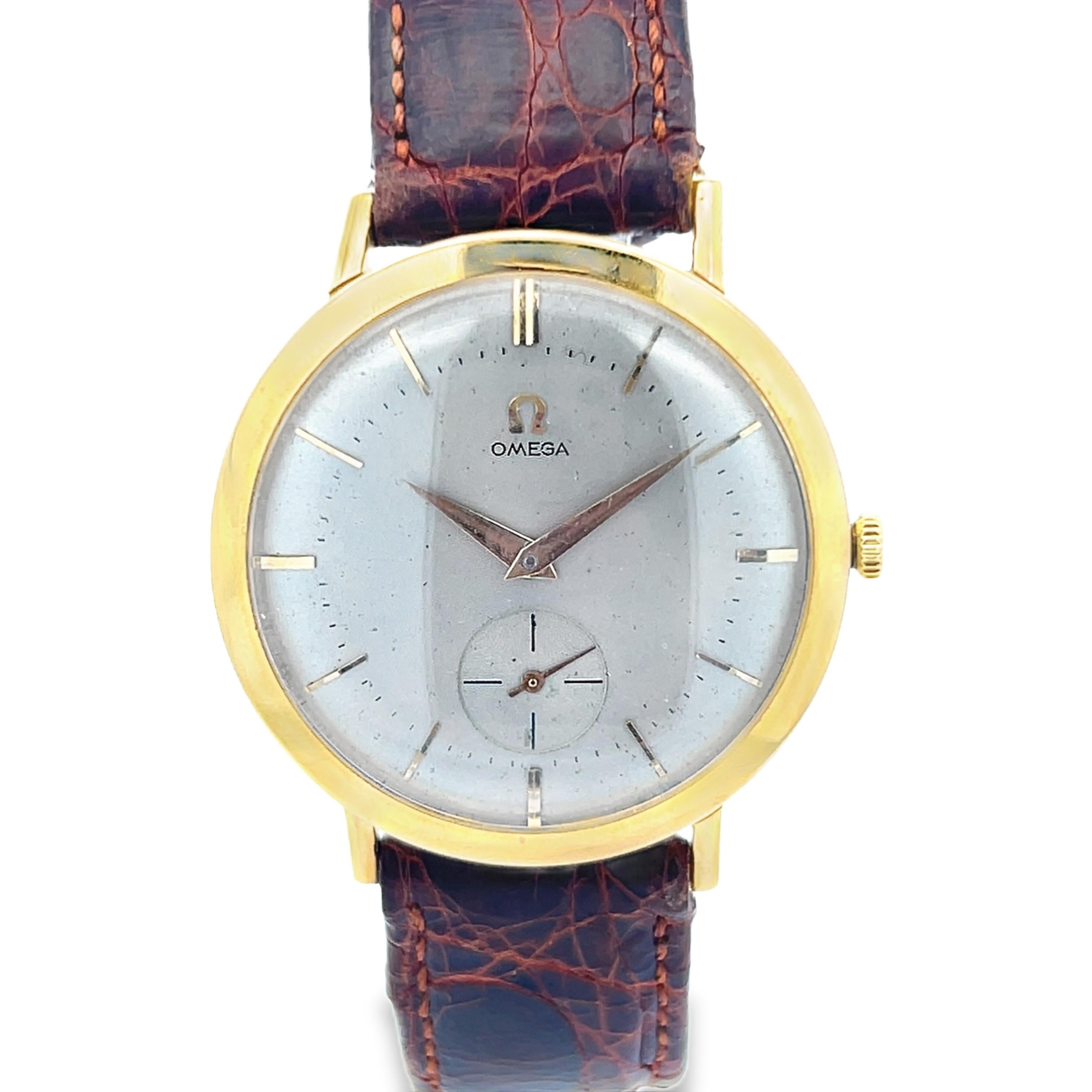 Montre-bracelet Omega pour homme en or jaune 18K Ca 1950s 34mm en vente 4