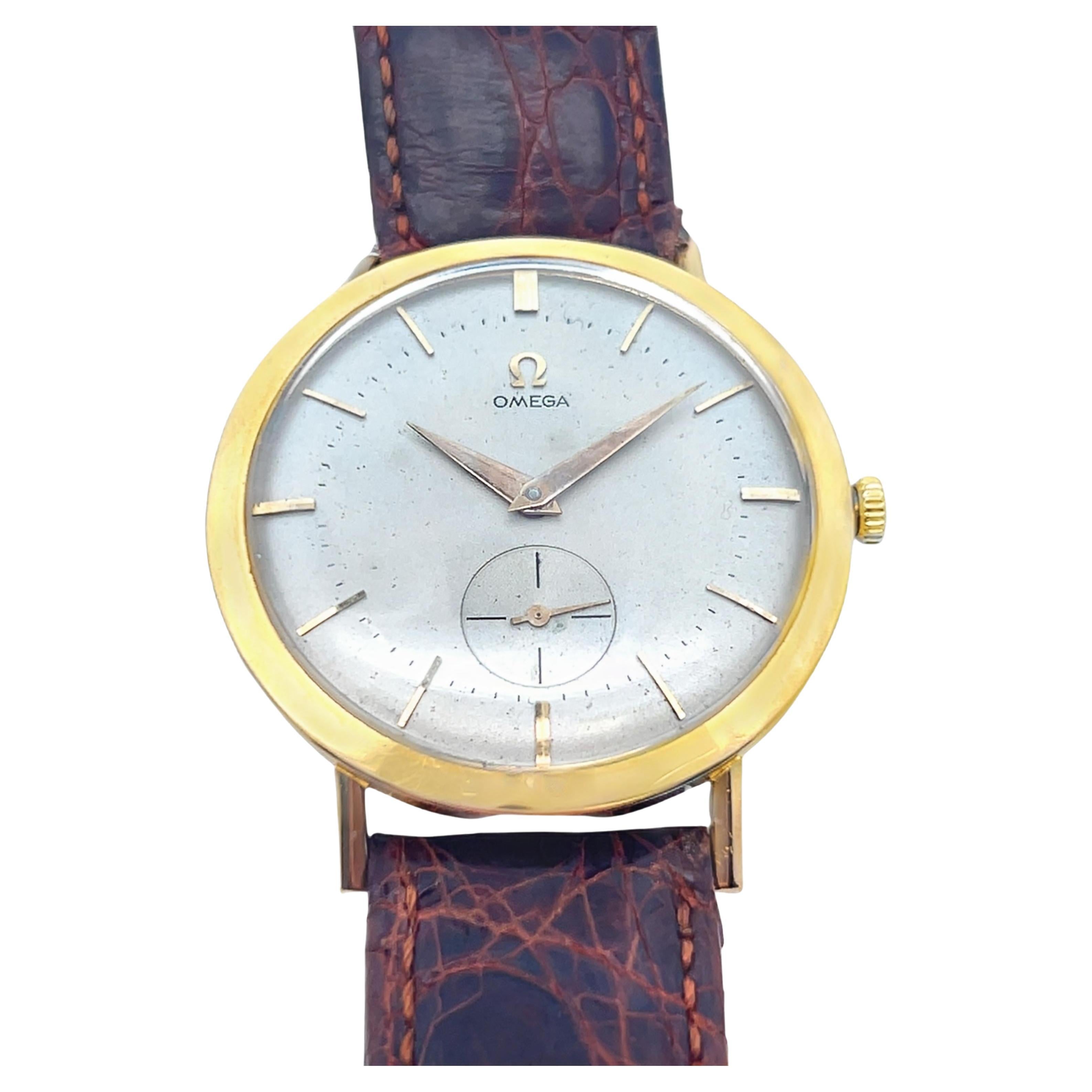 Montre-bracelet Omega pour homme en or jaune 18K Ca 1950s 34mm en vente