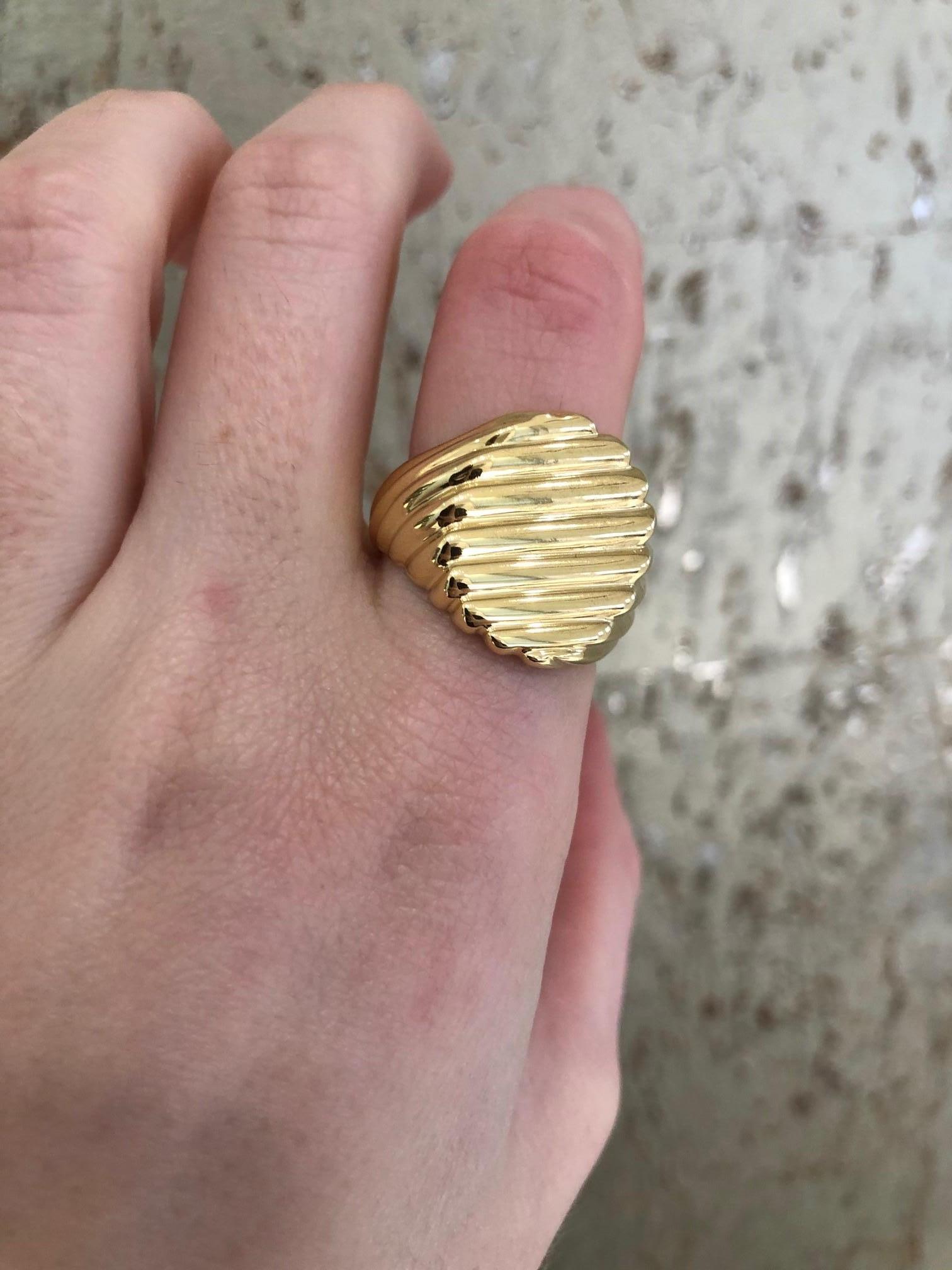 18 Karat Yellow Gold Men's Ridged Ring 8
