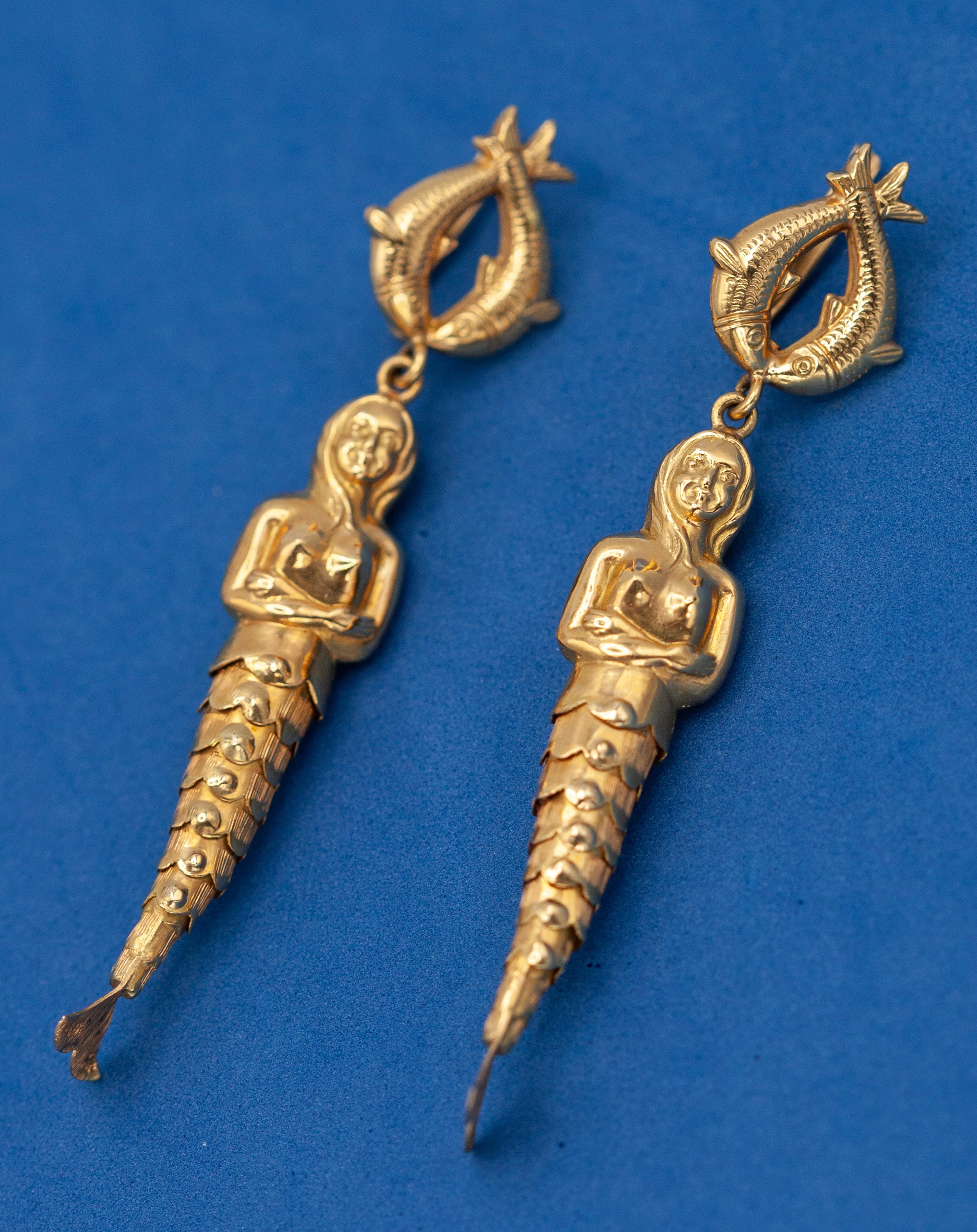 Boucles d'oreilles pendantes sirène et poisson en or jaune 18K c. 1960s Pour femmes en vente