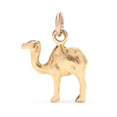 18 Karat Yellow Gold Mini Camel Charm or Pendant