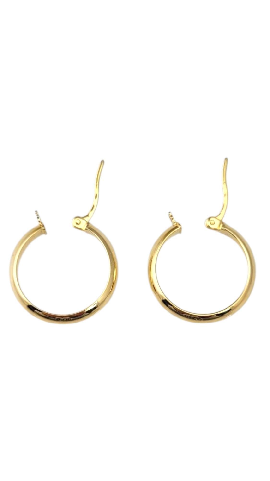 18K Yellow Gold Mini Hoop Earrings #21712 im Zustand „Gut“ im Angebot in Washington Depot, CT