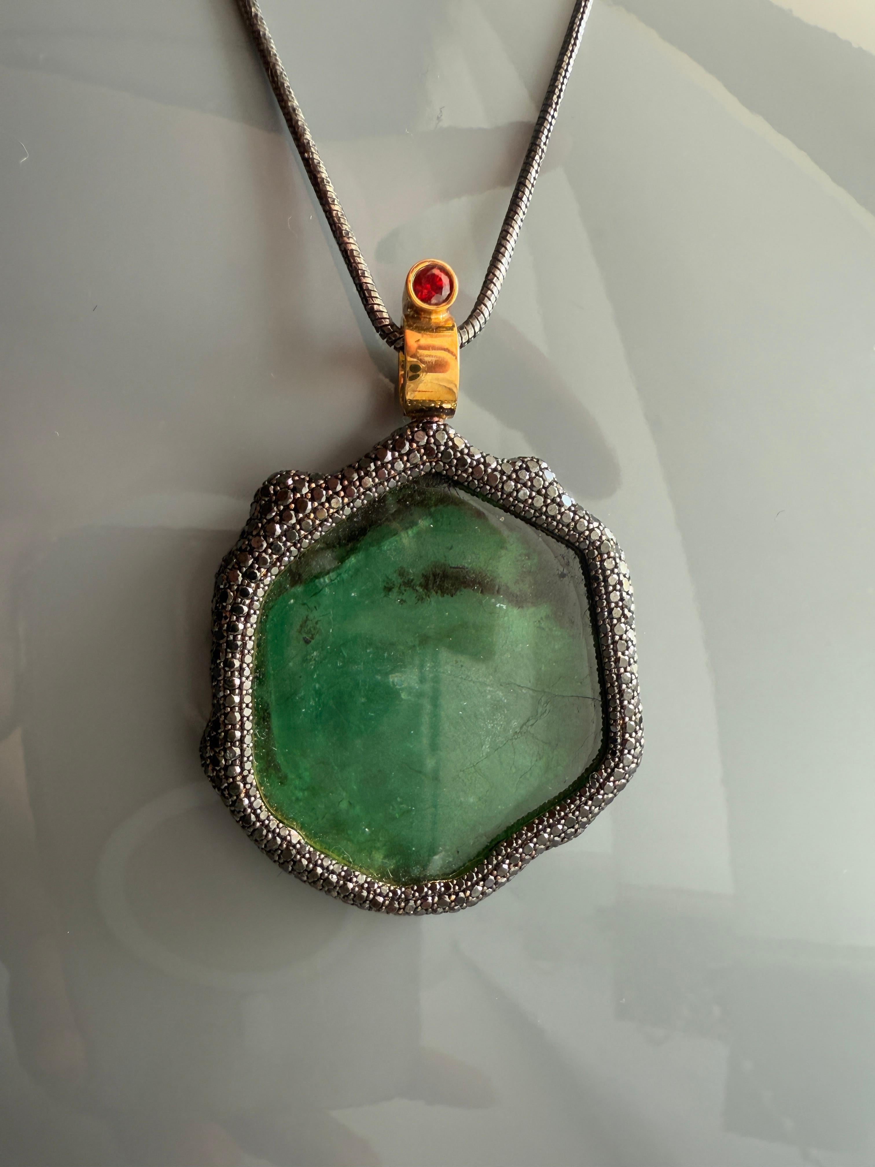 18K Yellow Gold Mirror-Mirror Pendant with Emeralds, Sapphires and Diamonds For Sale 6