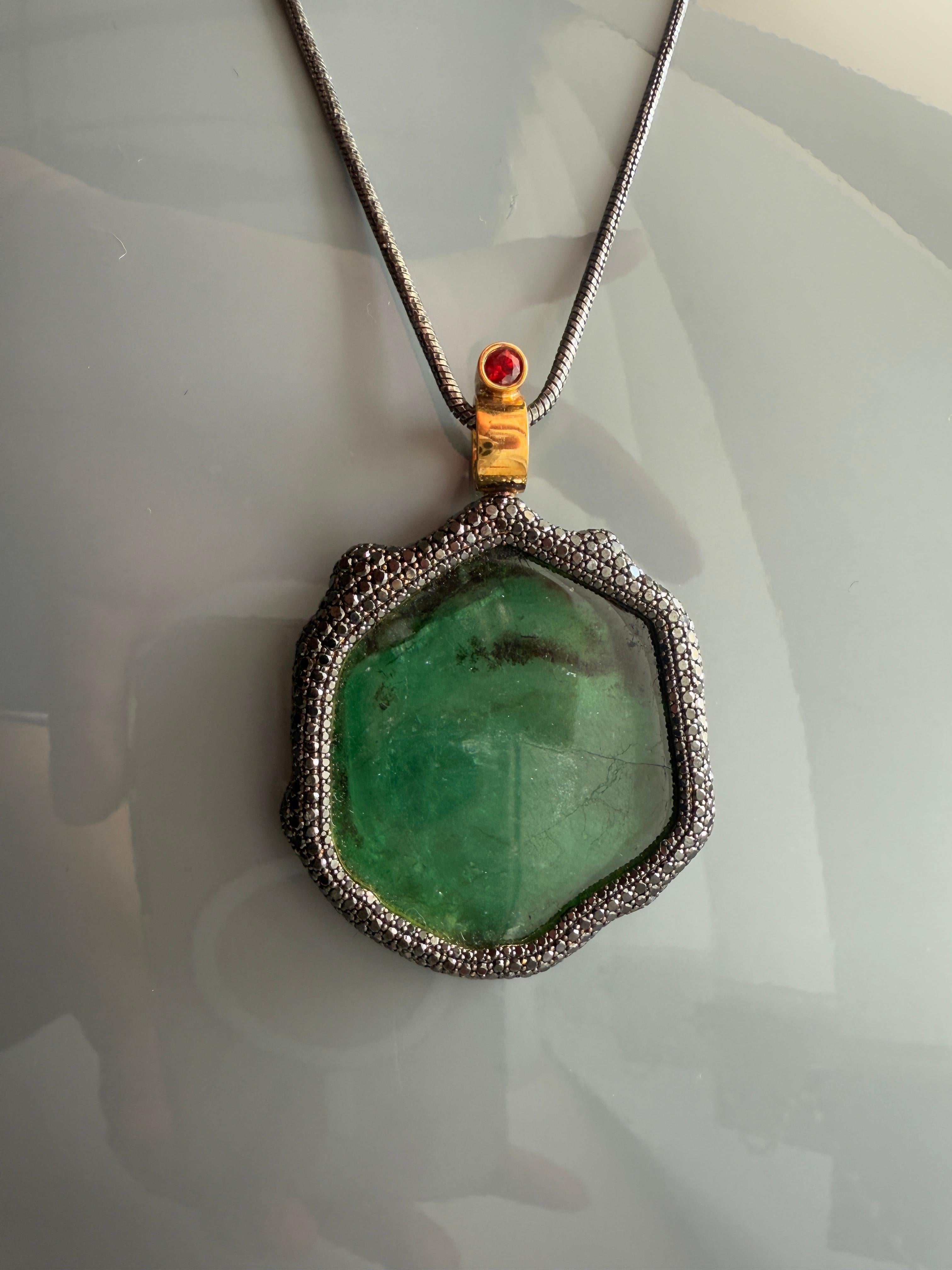 18K Yellow Gold Mirror-Mirror Pendant with Emeralds, Sapphires and Diamonds For Sale 7