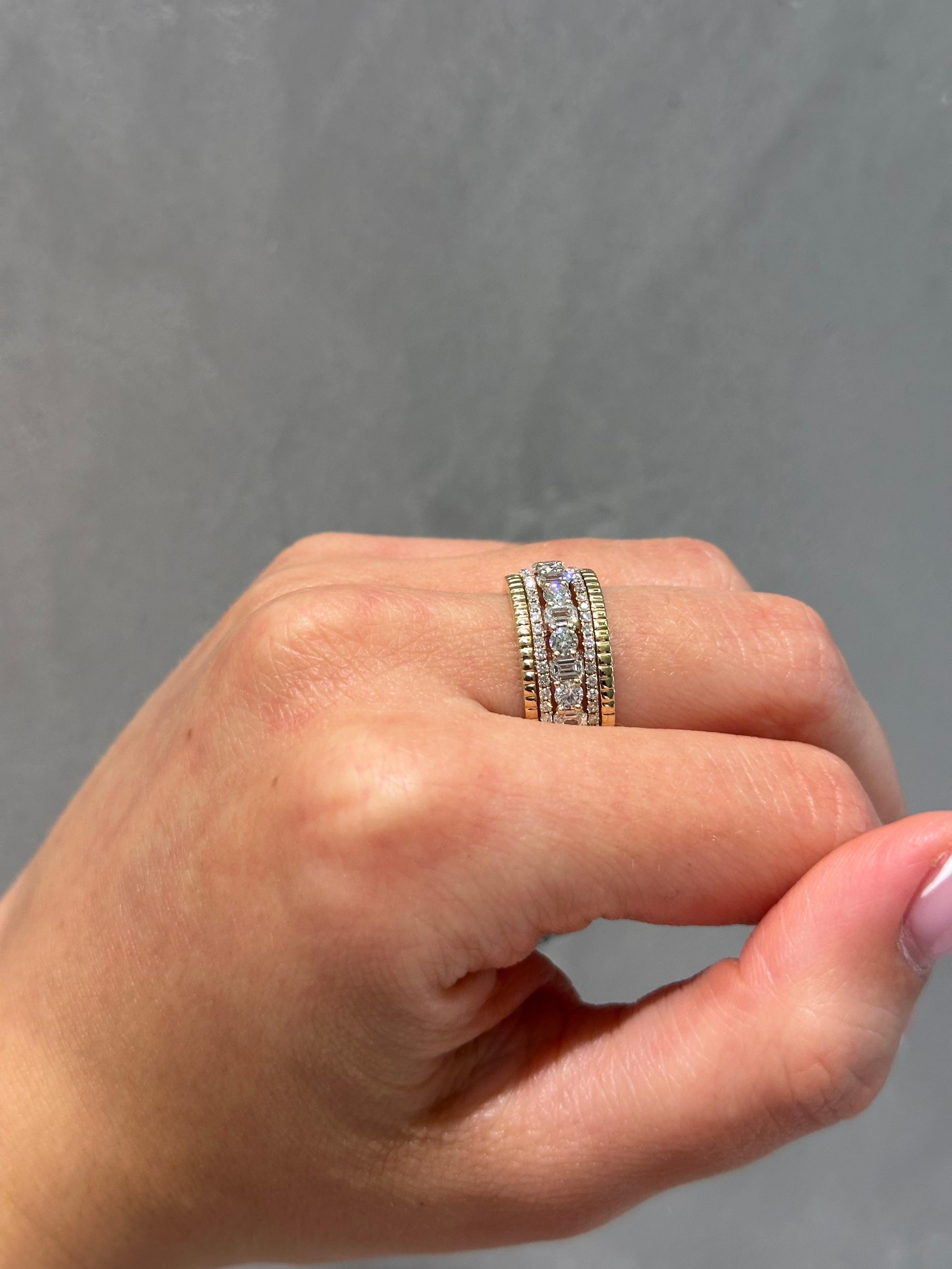 Anello in oro giallo 18K e diamanti misti In condizioni Nuovo in vendita a New York, NY