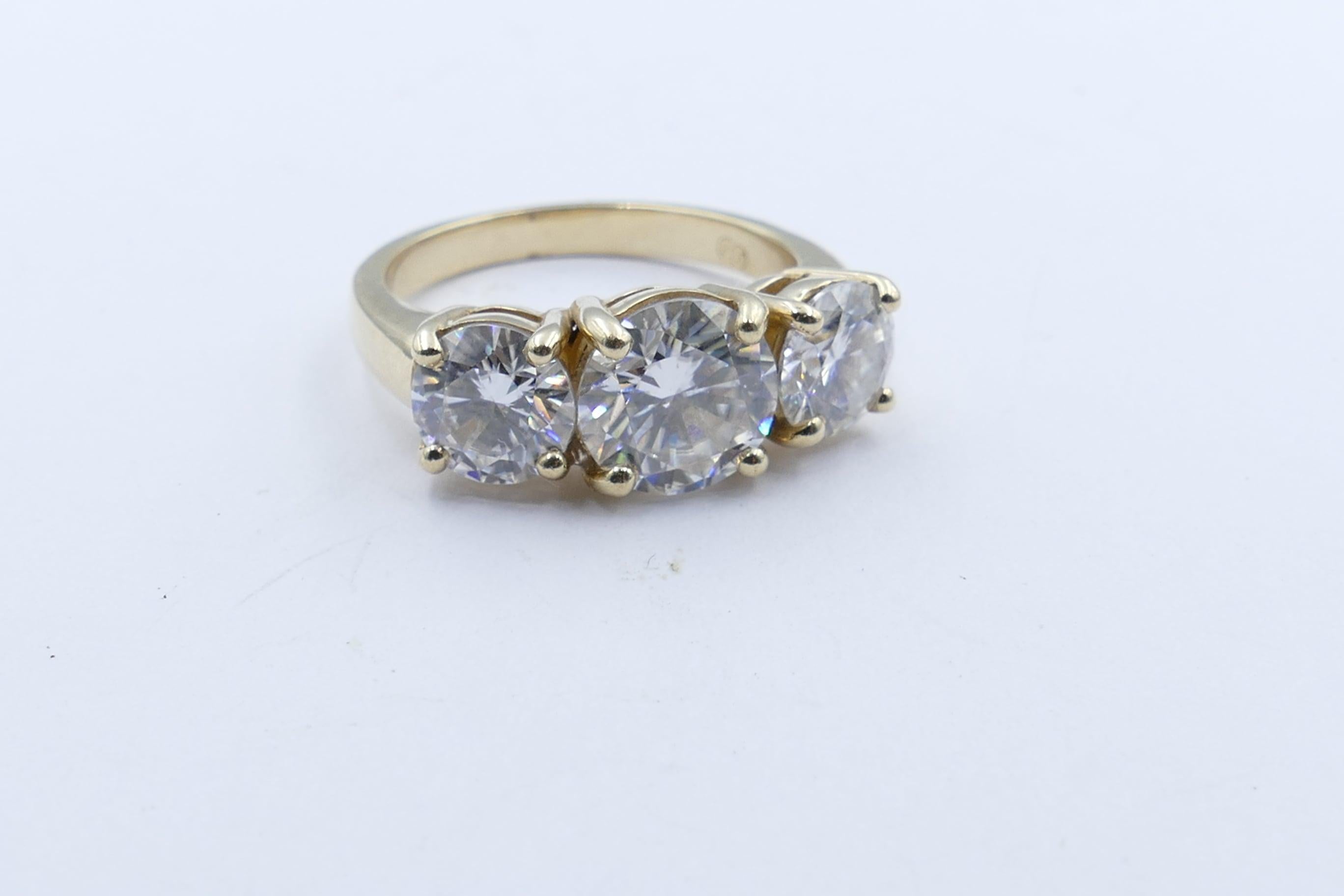 18 Karat Yellow Gold Moissanite Trilogy Ring In New Condition In Splitter's Creek, NSW