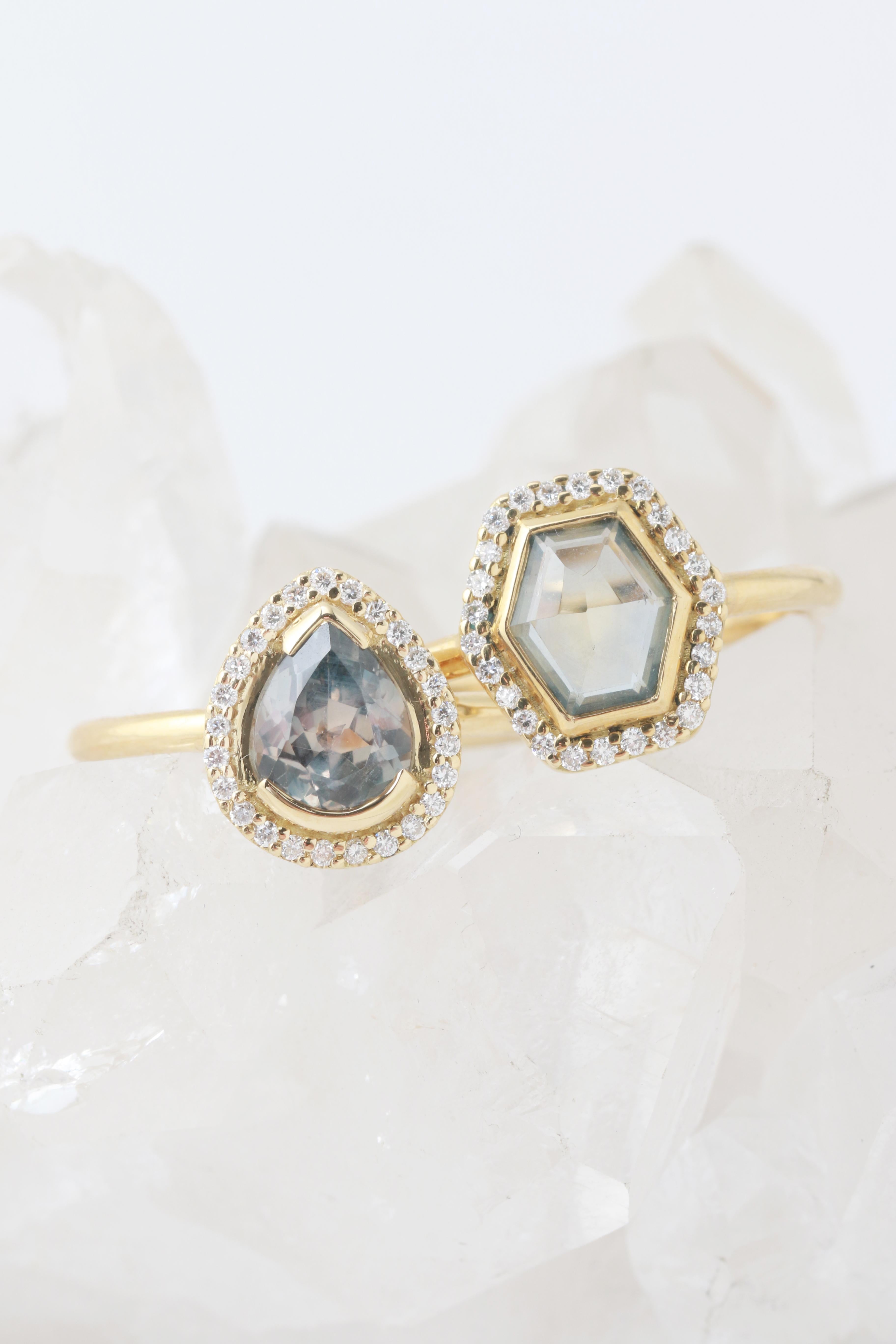 18k Yellow Gold Montana Sapphire Halo Ring In New Condition For Sale In Brooklyn, NY