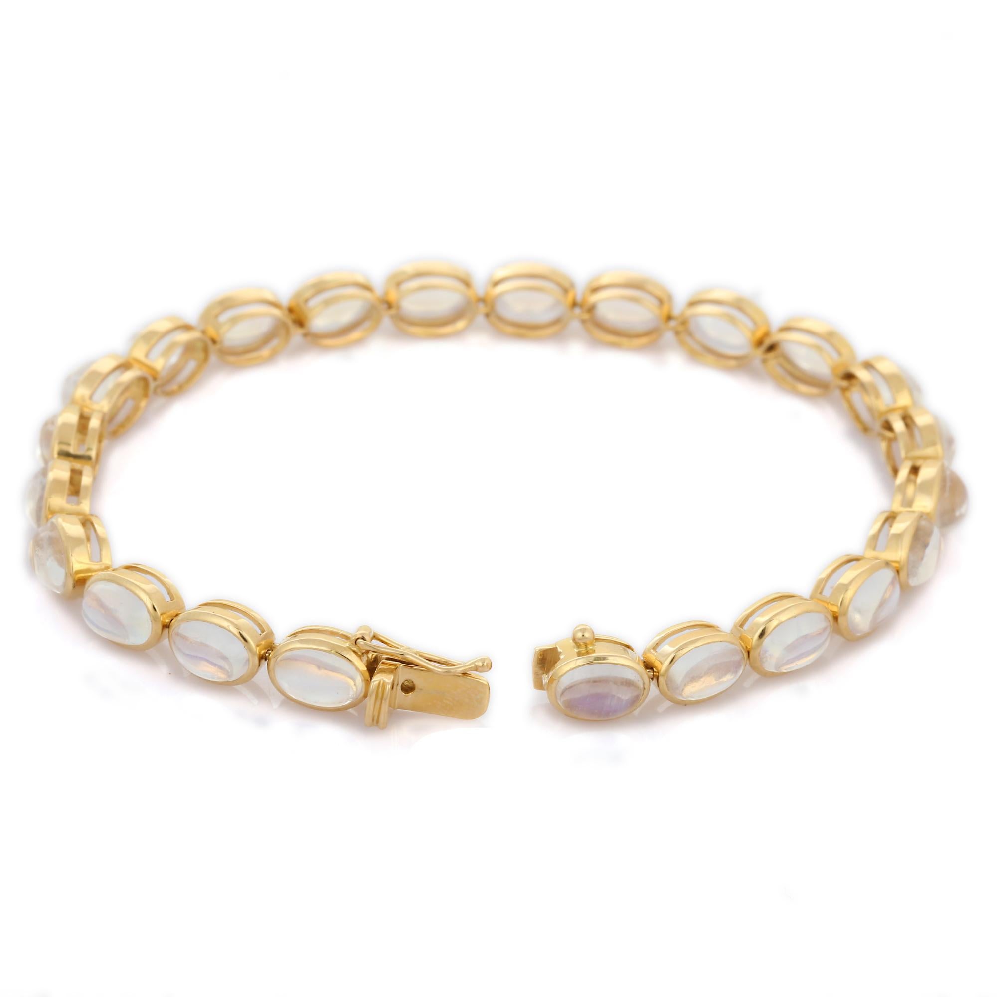 Women's 18K Yellow Gold Moonstone Tennis Bracelet For Sale