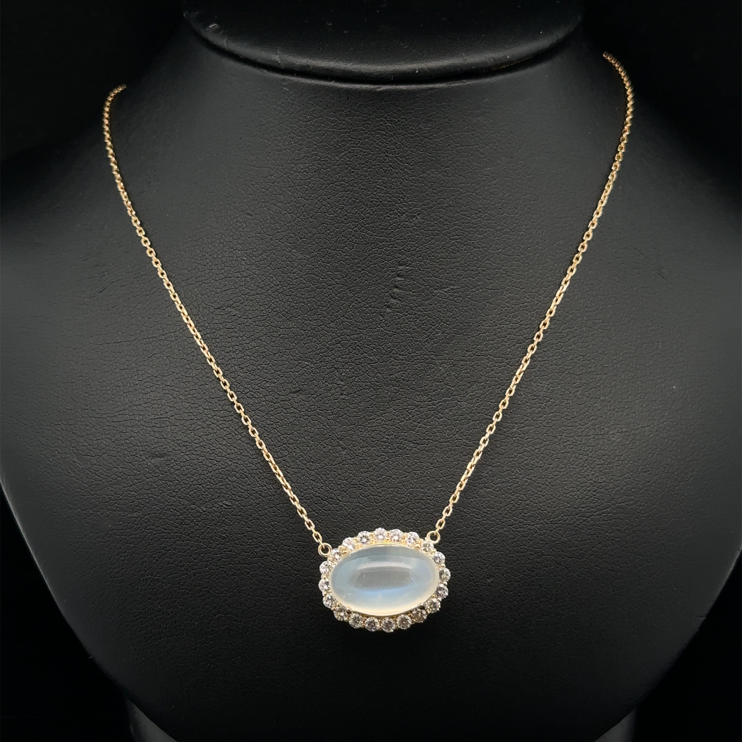 --Pierre(s) :...
(1) Pierre de Lune Naturelle Véritable - Cabochon Ovale - Serti - Propre - Couleur Bleue - 14.7x9mm - 7.01ct (exact)
(20) Diamants véritables naturels - taille ronde brillante - sertis - beaux diamants blancs brillants - 0,62ctw