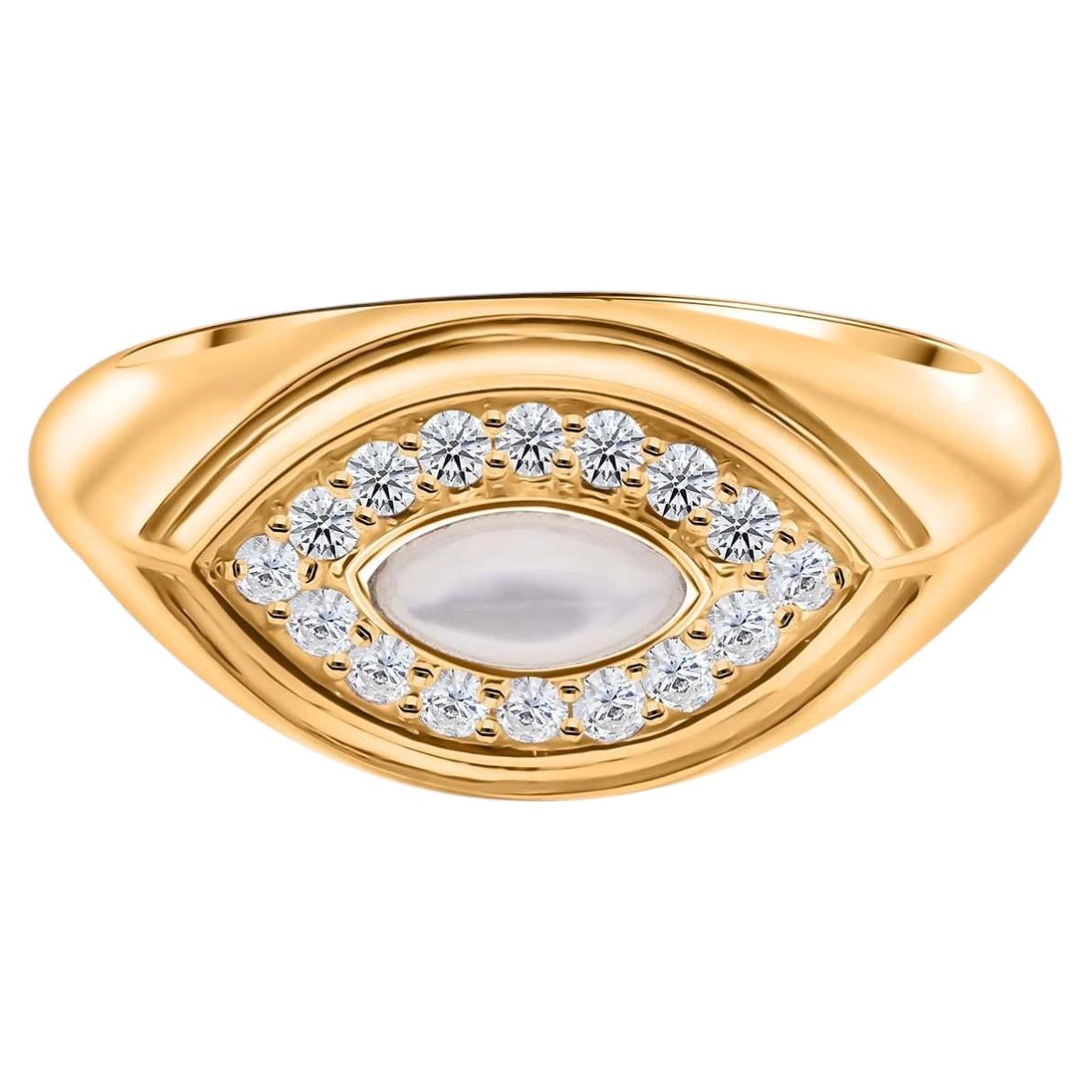 Bague chevalière en or jaune 18K avec nacre et diamant naturel en vente