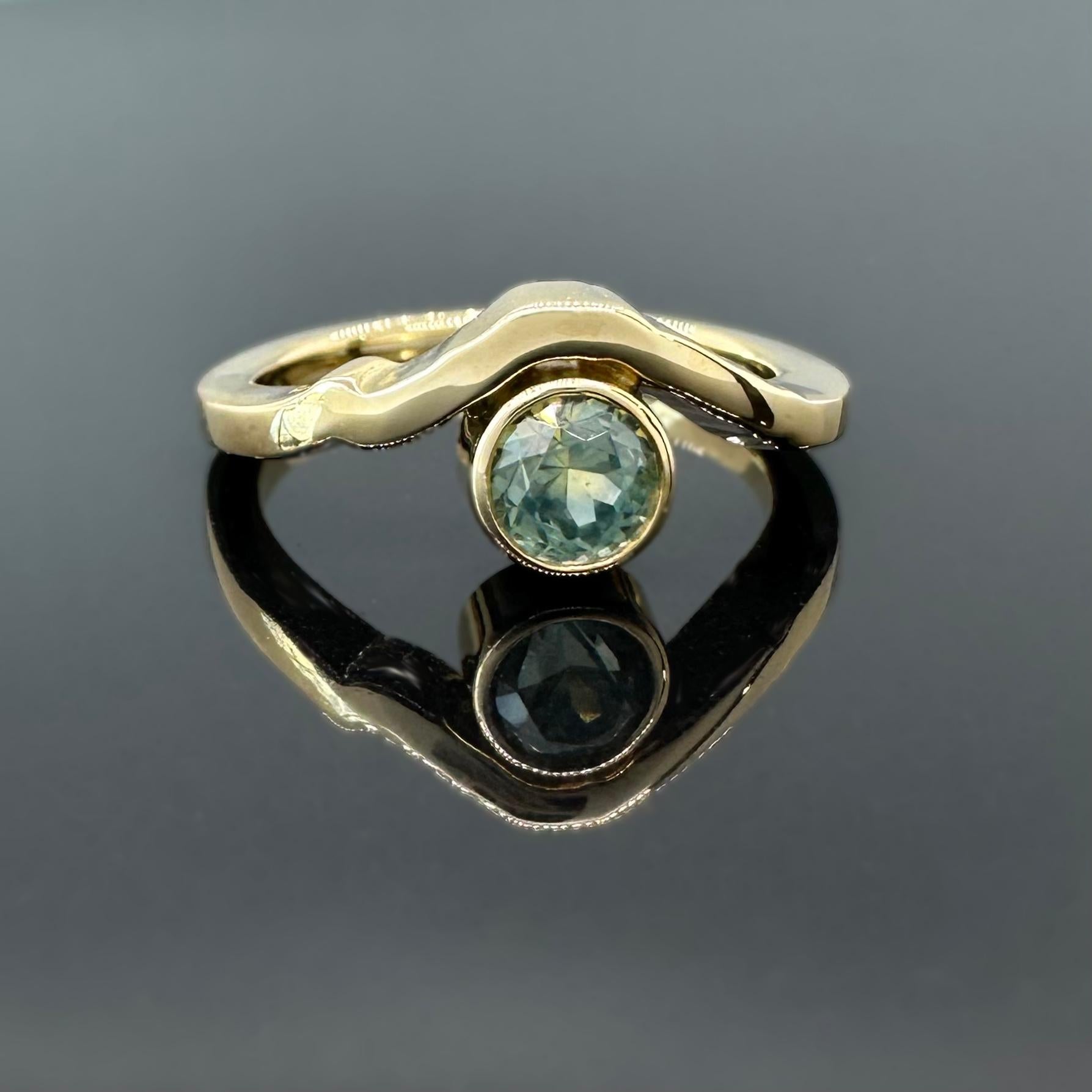 Contemporain 18k Yellow Gold Mount Rainier Ring with .75 carat Round Natural Montana sapphire en vente