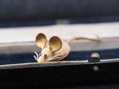 18K Yellow Gold Mouse Ruby Eyes with Long Tail Brooch Pin