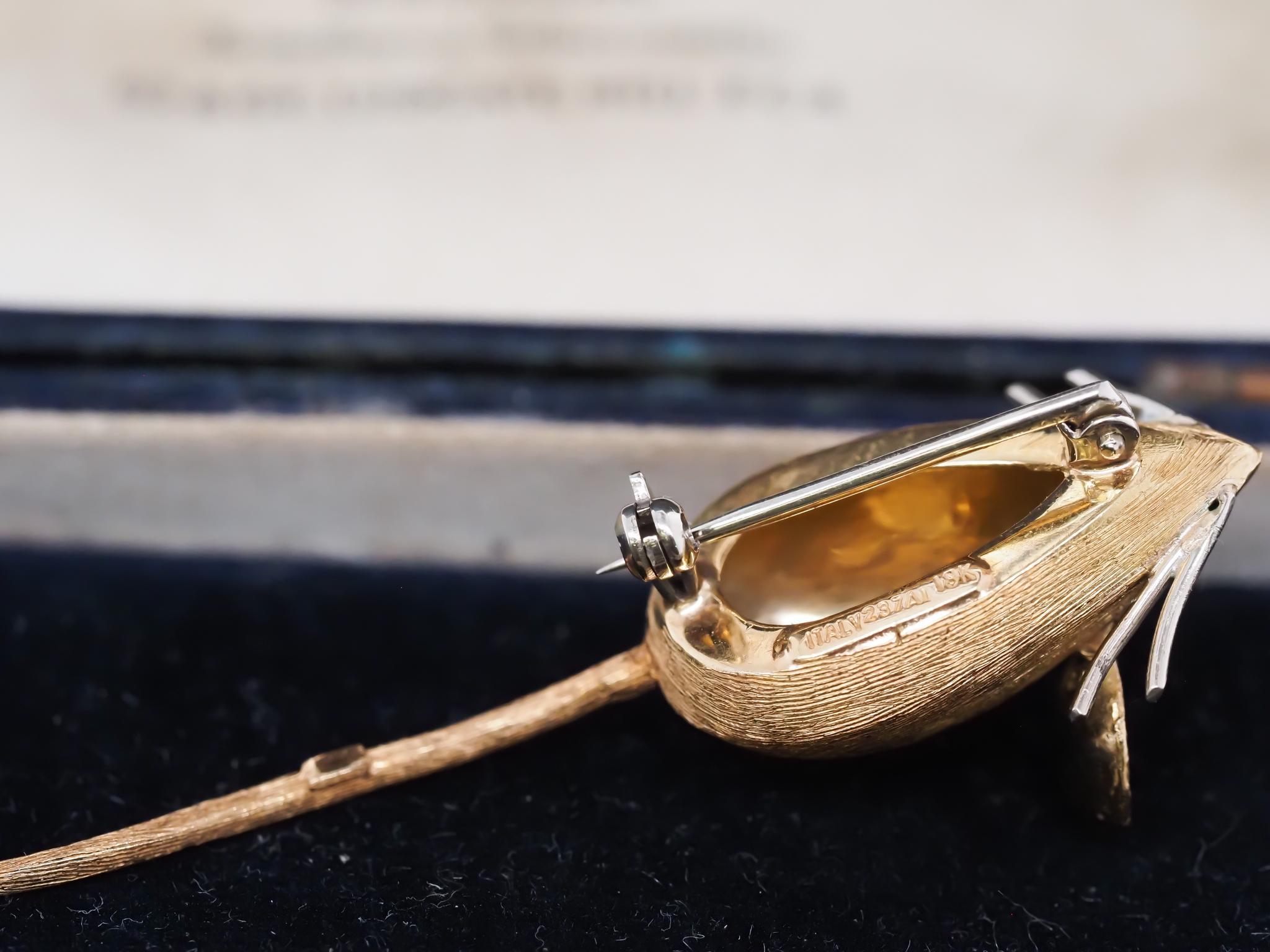 18 Karat Gelbgold Maus Rubin Augen mit langer Schleife Brosche Pin im Angebot 4