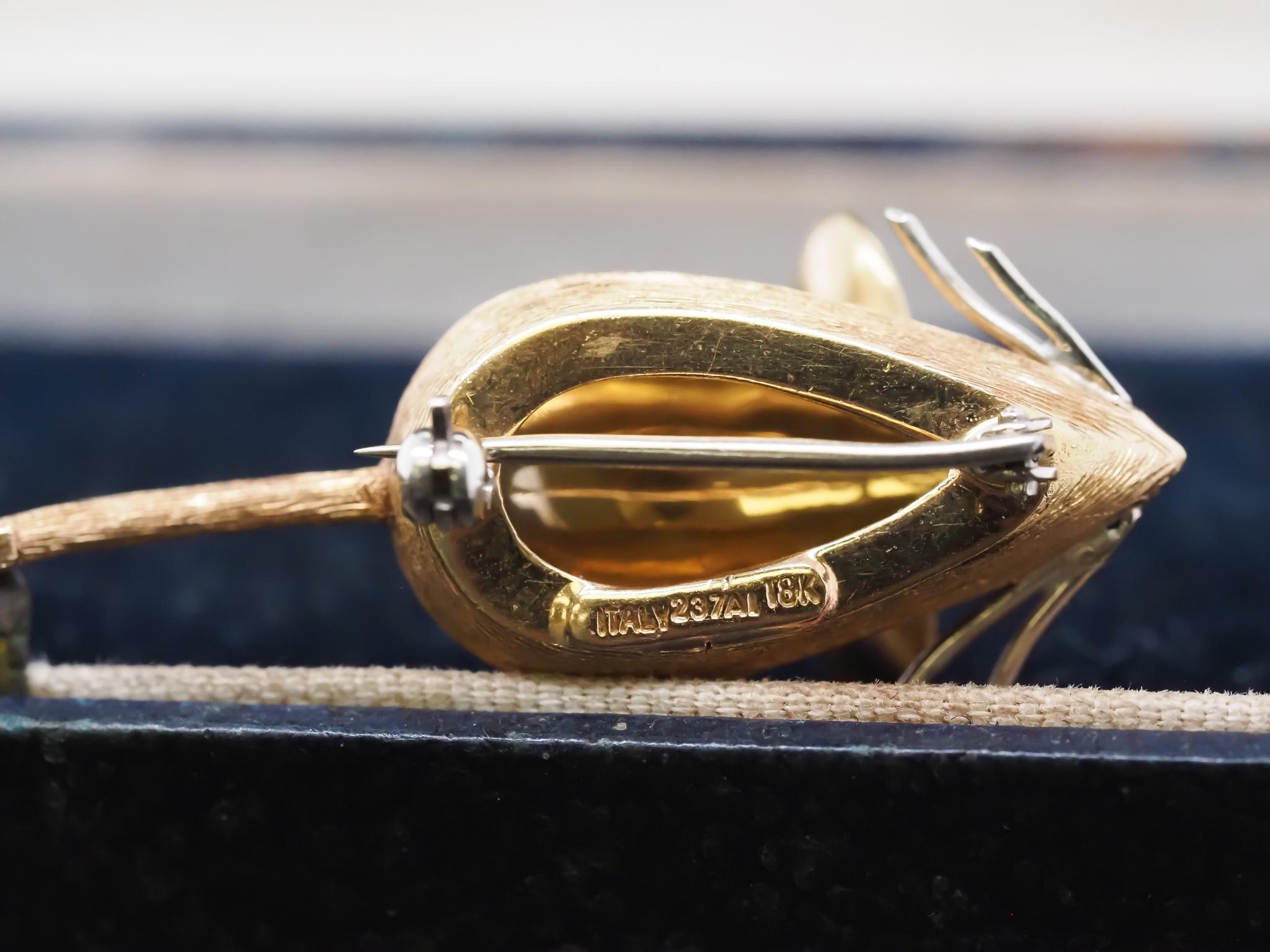 18 Karat Gelbgold Maus Rubin Augen mit langer Schleife Brosche Pin im Angebot 5