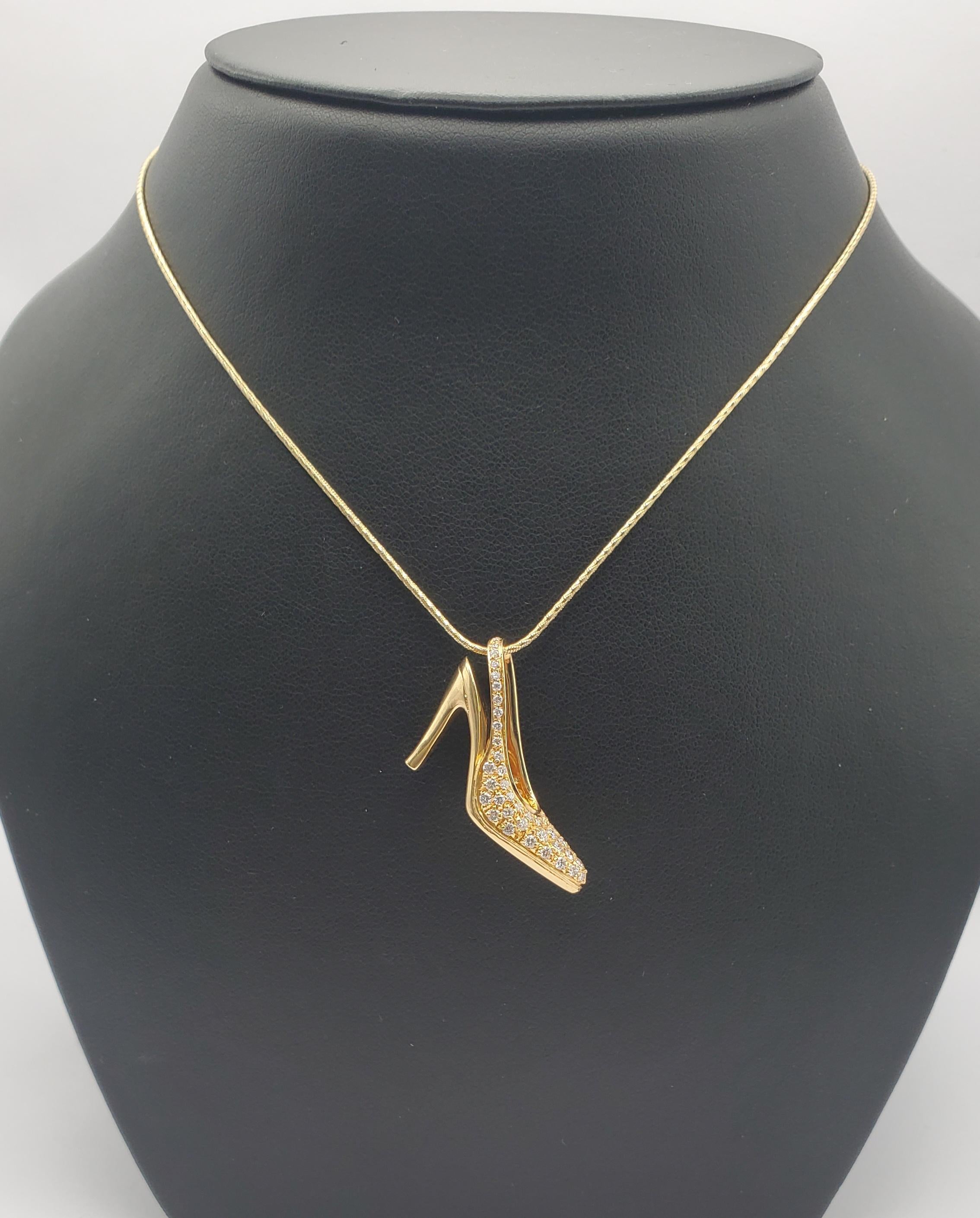 18K Yellow Gold Mulberry Stiletto Shoe Pendant For Sale 3