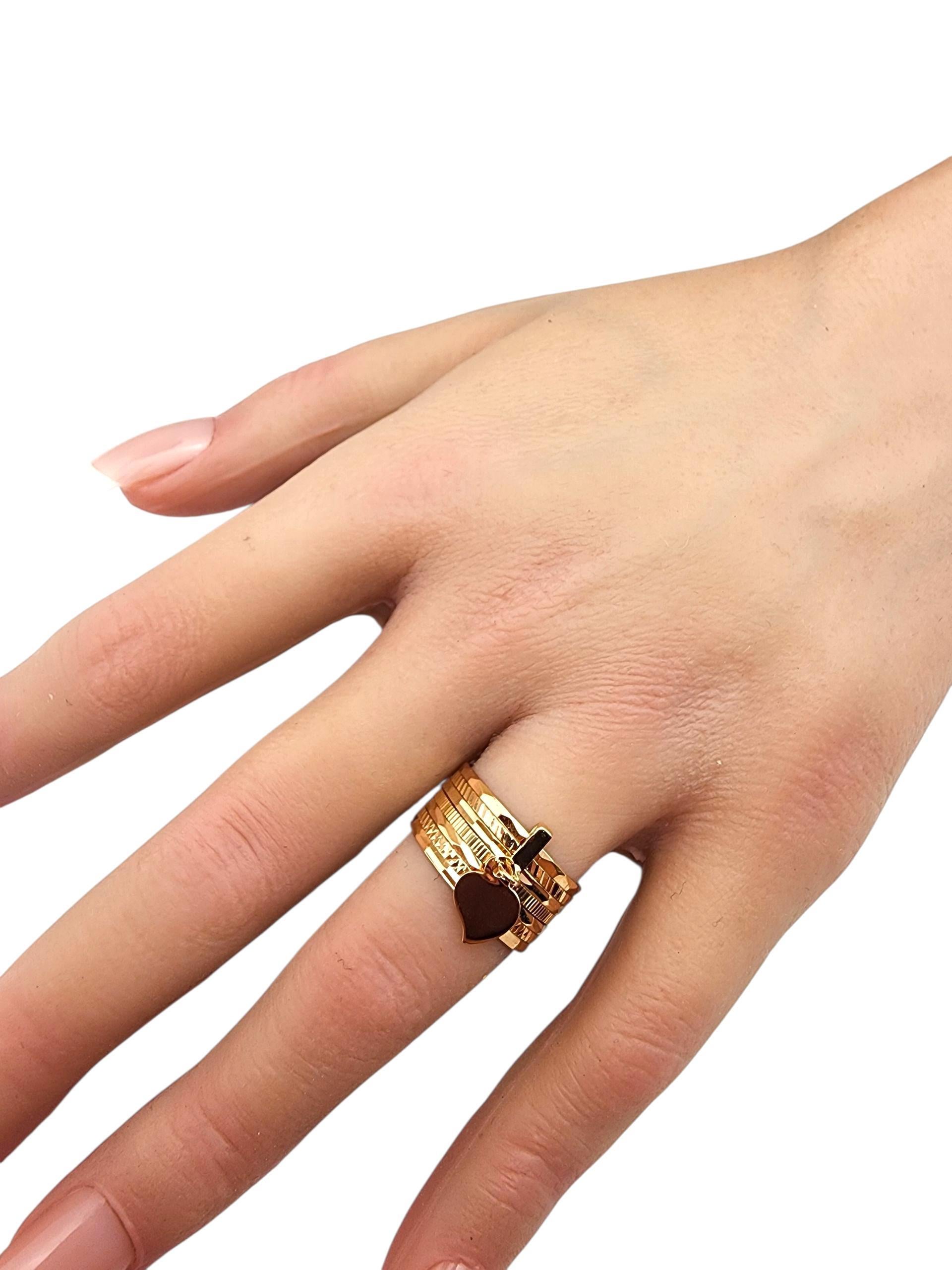 18K Gelbgold Multi Band Ring mit Herz Charme Größe 7 #22415 im Angebot 1