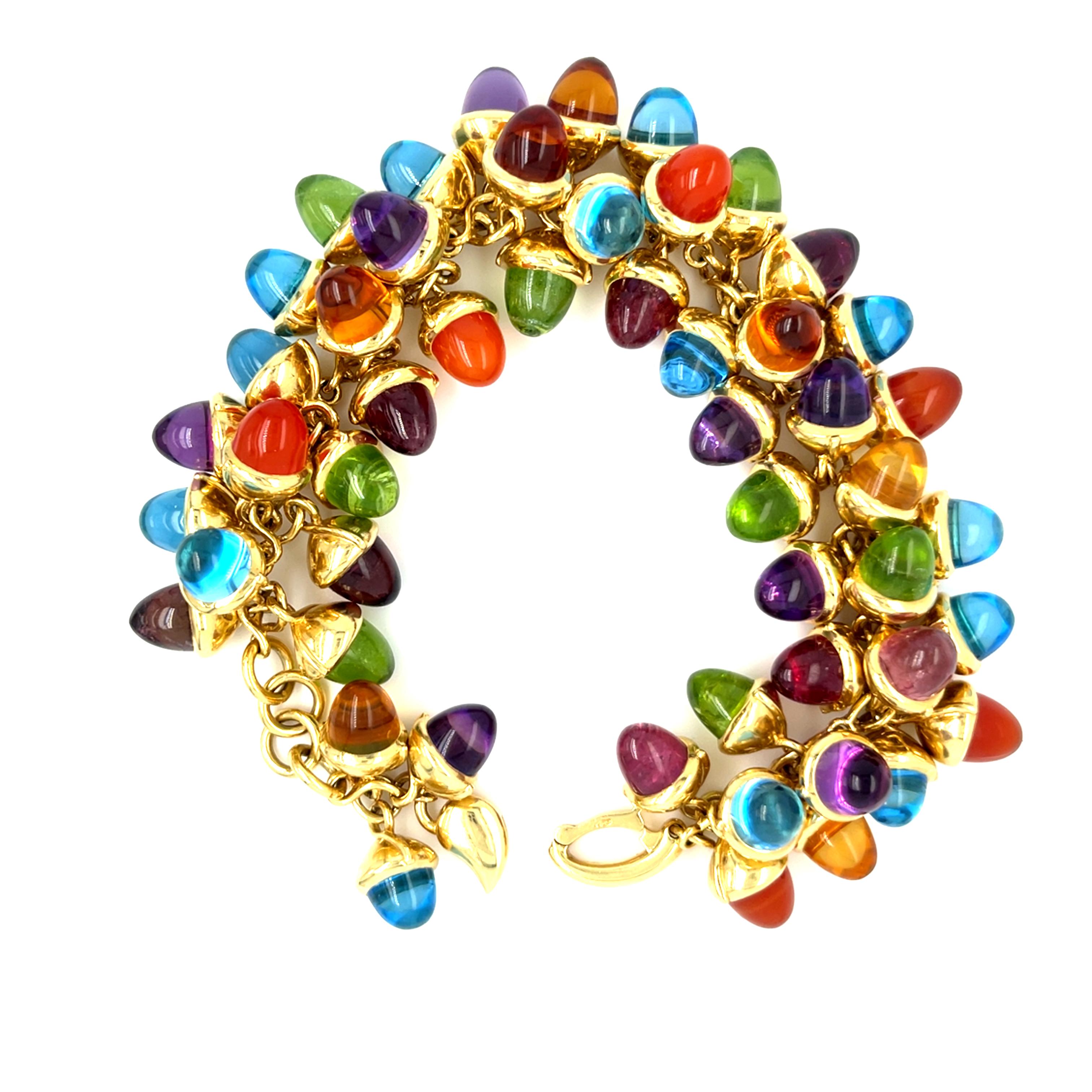 Moderne Bracelet en or jaune 18k avec cabochon à breloques en forme de gland 8
