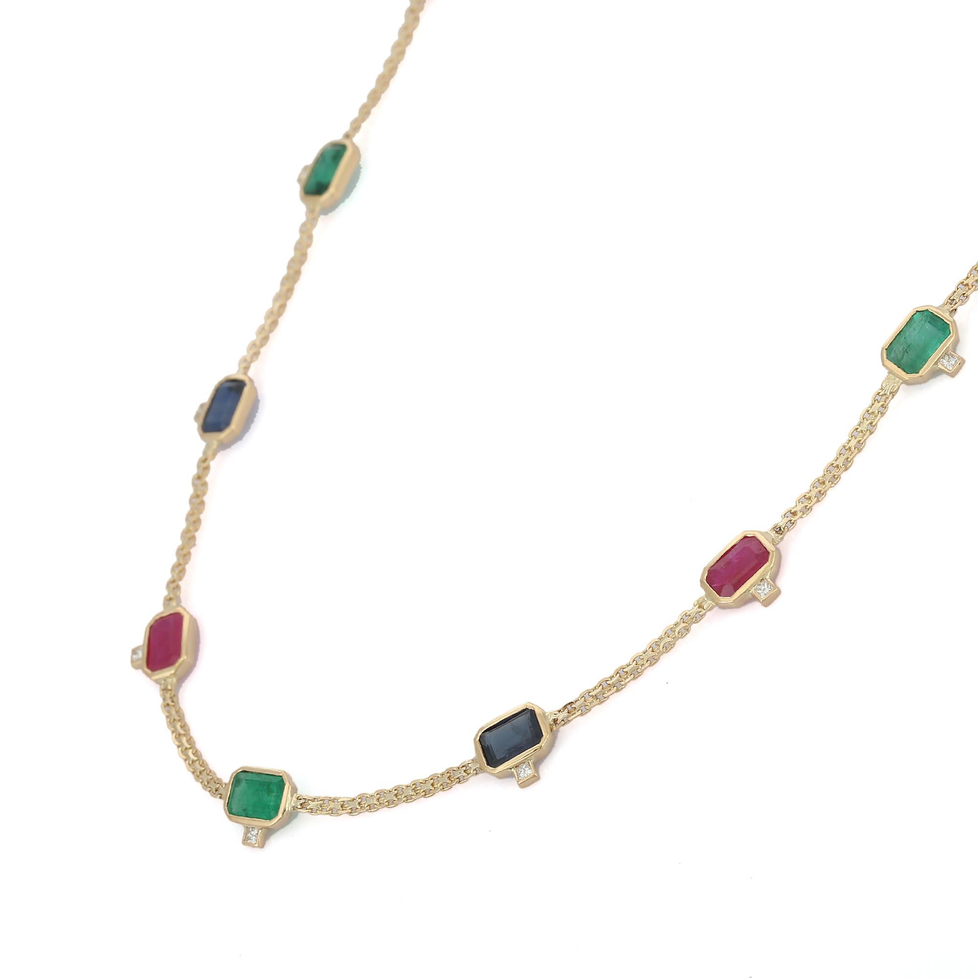 Multi-Edelstein-Halskette aus 18-karätigem Gold, besetzt mit Smaragden, Rubinen, Saphiren und Diamanten im Achteckschliff.
Ergänzen Sie Ihren Look mit dieser eleganten Perlenkette mit mehreren Edelsteinen. Dieses atemberaubende Schmuckstück wertet