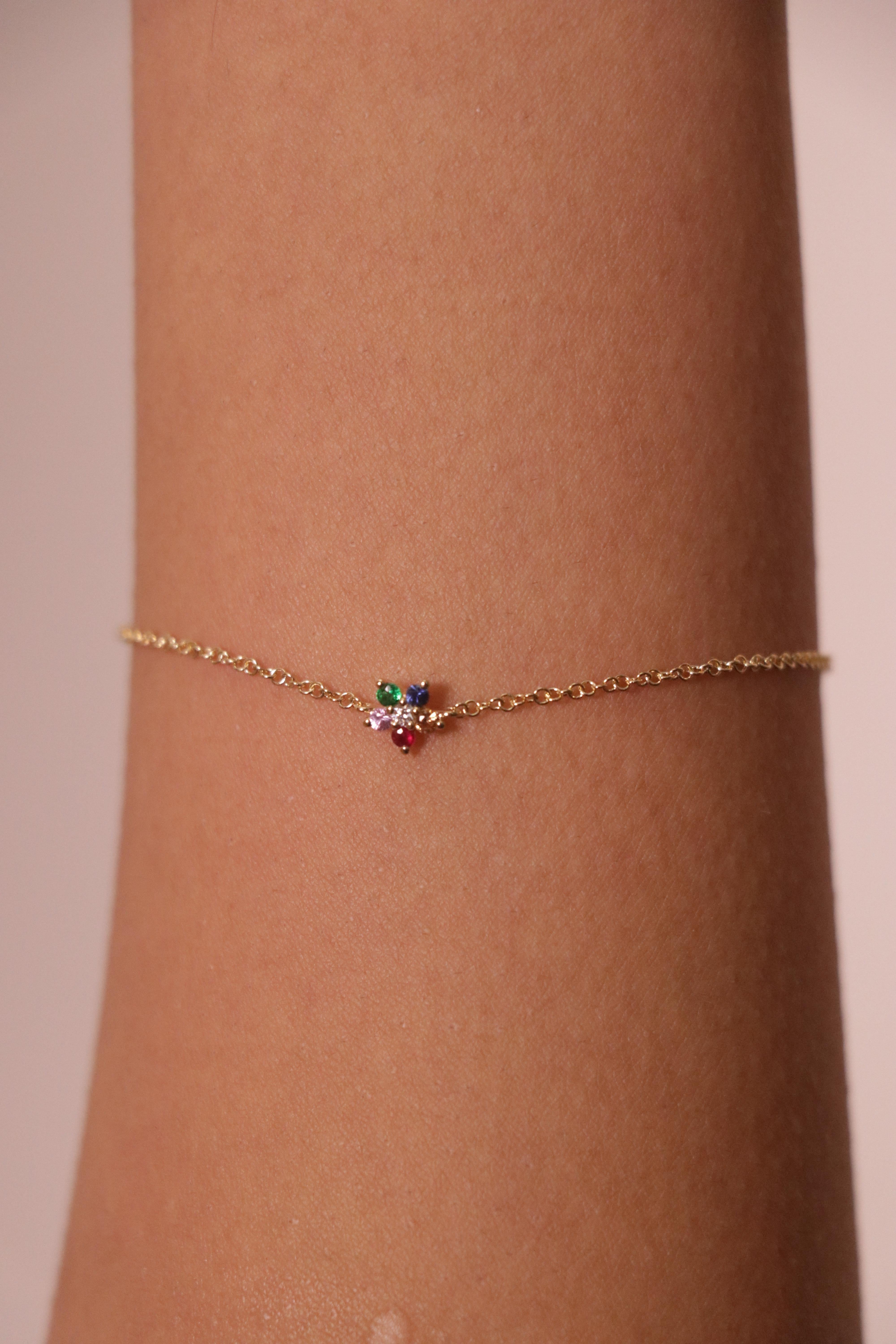 Bracelet fleur en or jaune 18 carats, multi-pierres Cts 0,13 et diamants ronds en vente 1