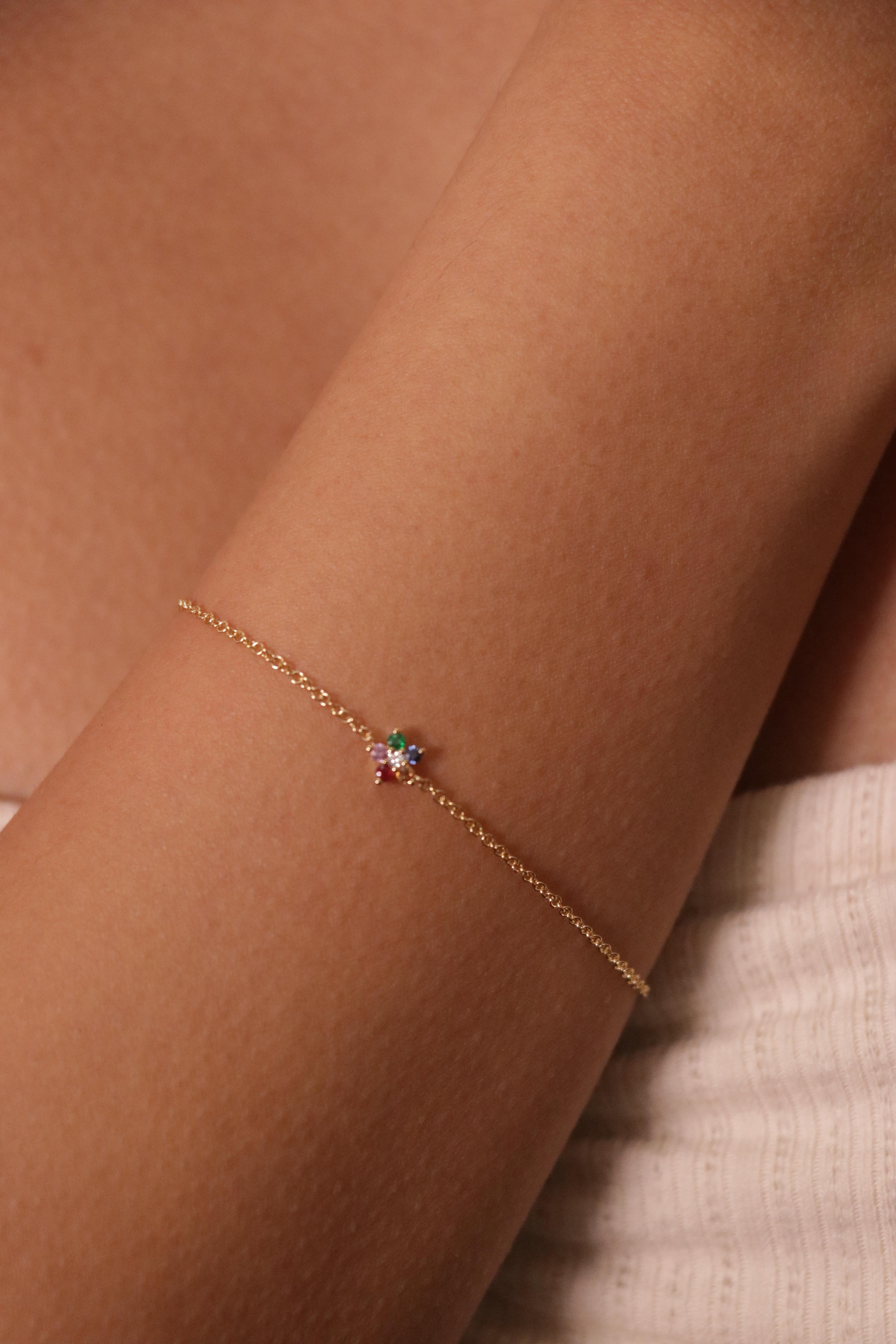 Bracelet fleur en or jaune 18 carats, multi-pierres Cts 0,13 et diamants ronds en vente 3