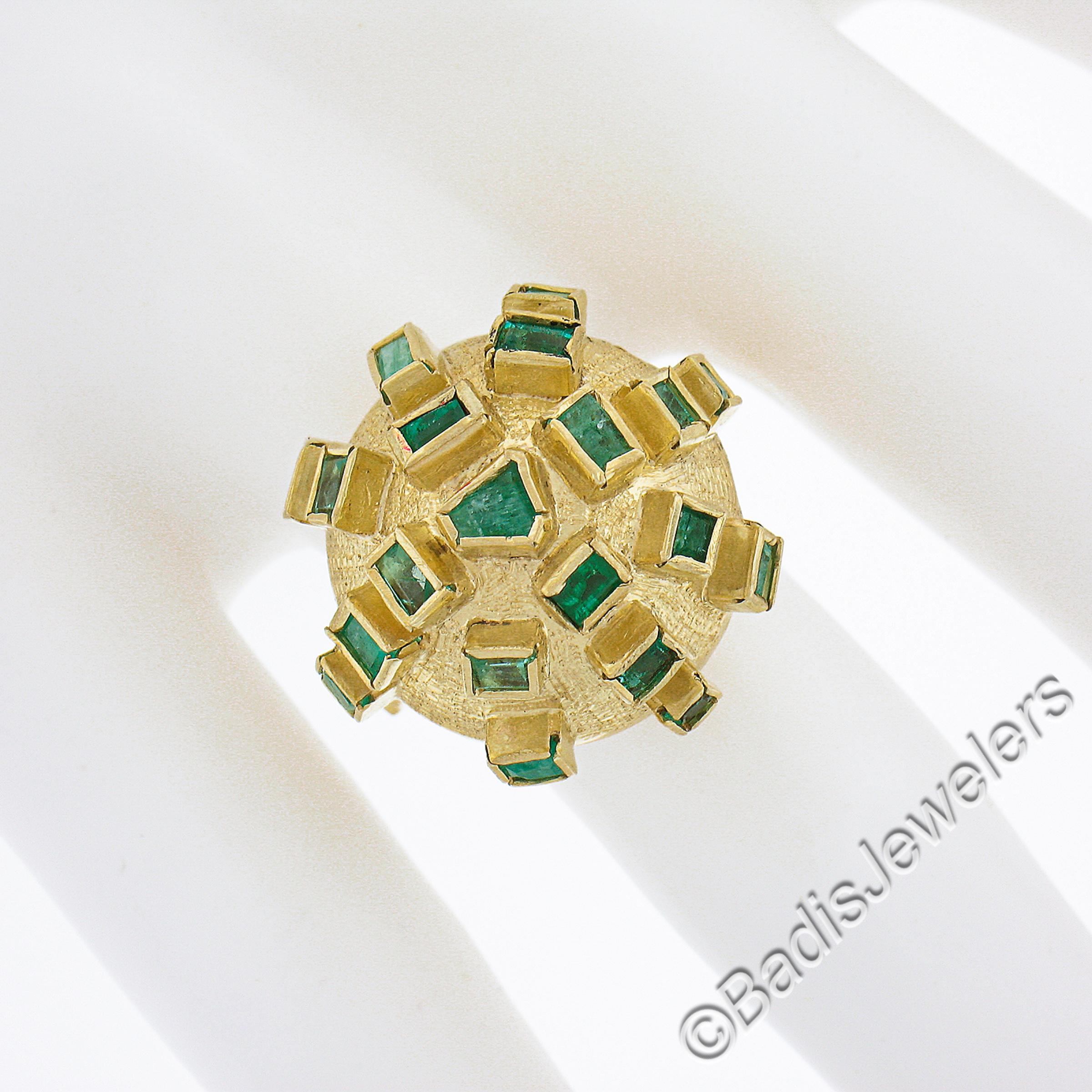 18k Yellow Gold Multi Shapes Bezel Emerald Domed Bombe Sputnik Statement Ring In Good Condition For Sale In Montclair, NJ