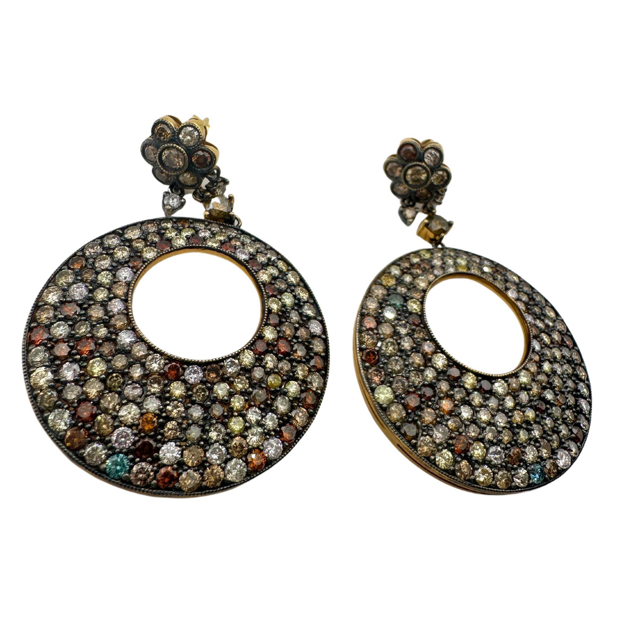 Pendientes de Diamantes Multicolor de Oro Amarillo de 18 K en venta 4