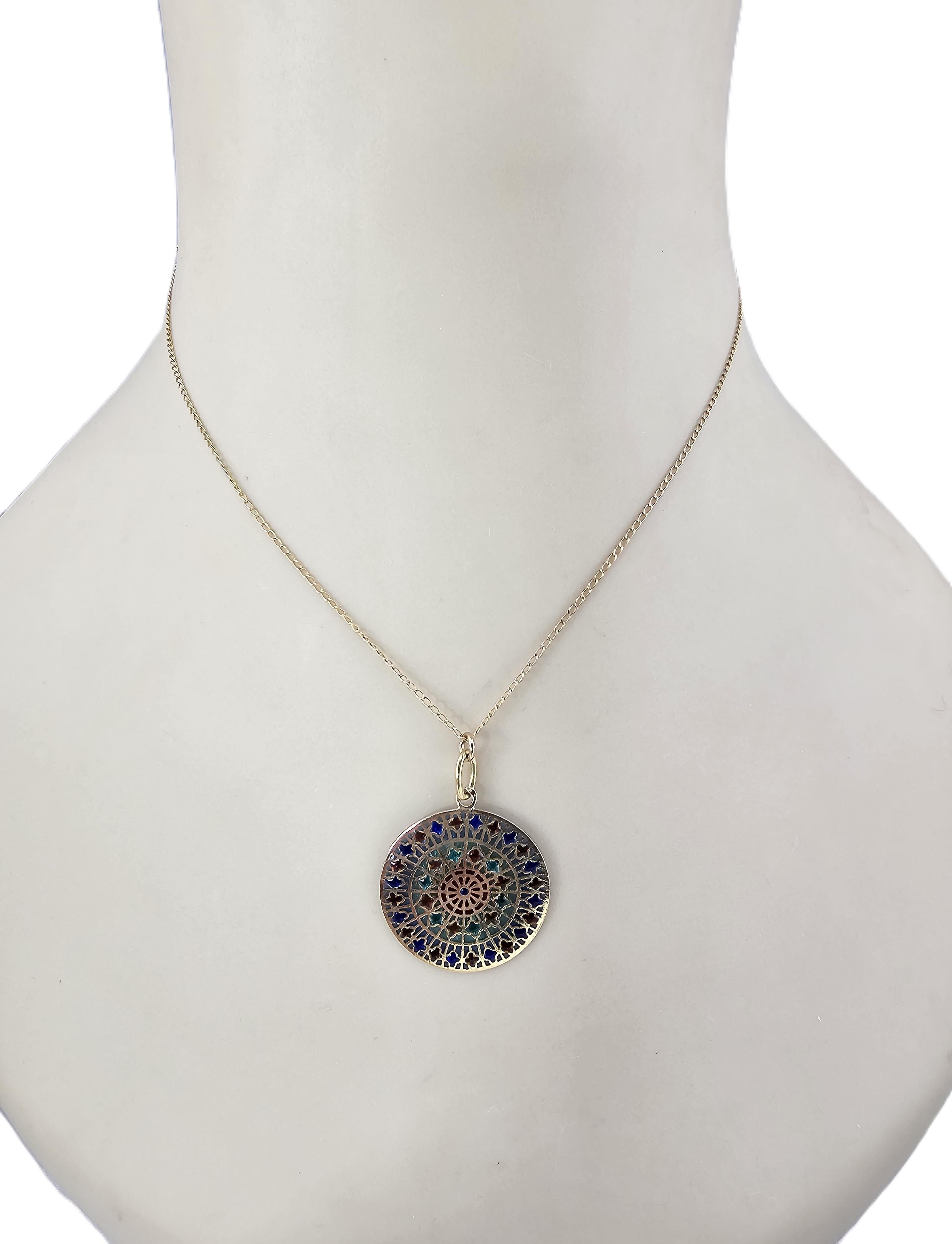 Contemporain Pendentif en or jaune 18K avec émail multicolore Plique-a-Jour #23778 en vente