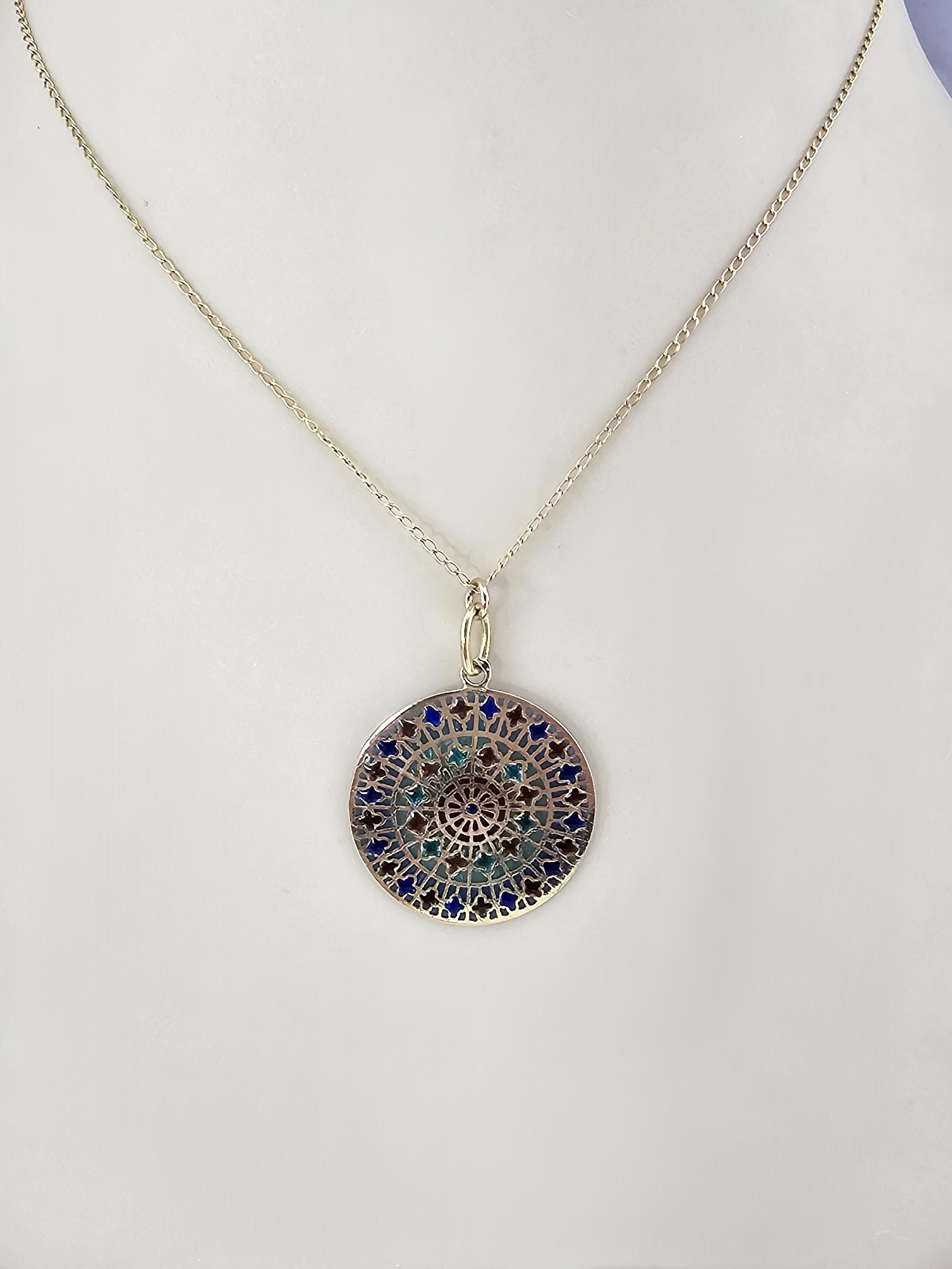 Pendentif en or jaune 18K avec émail multicolore Plique-a-Jour #23778 Bon état - En vente à Washington Depot, CT