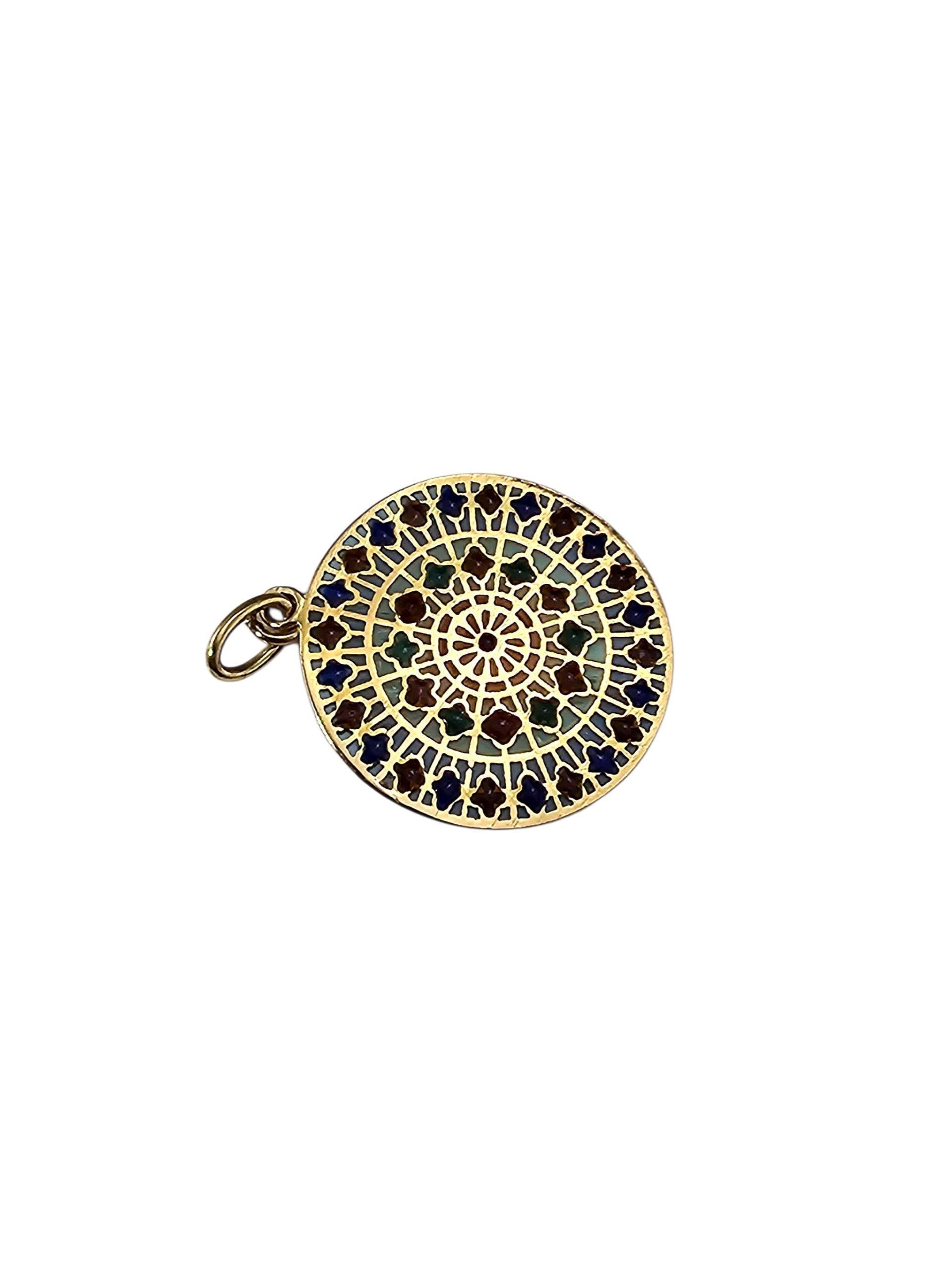 Pendentif en or jaune 18K avec émail multicolore Plique-a-Jour #23778 en vente 1