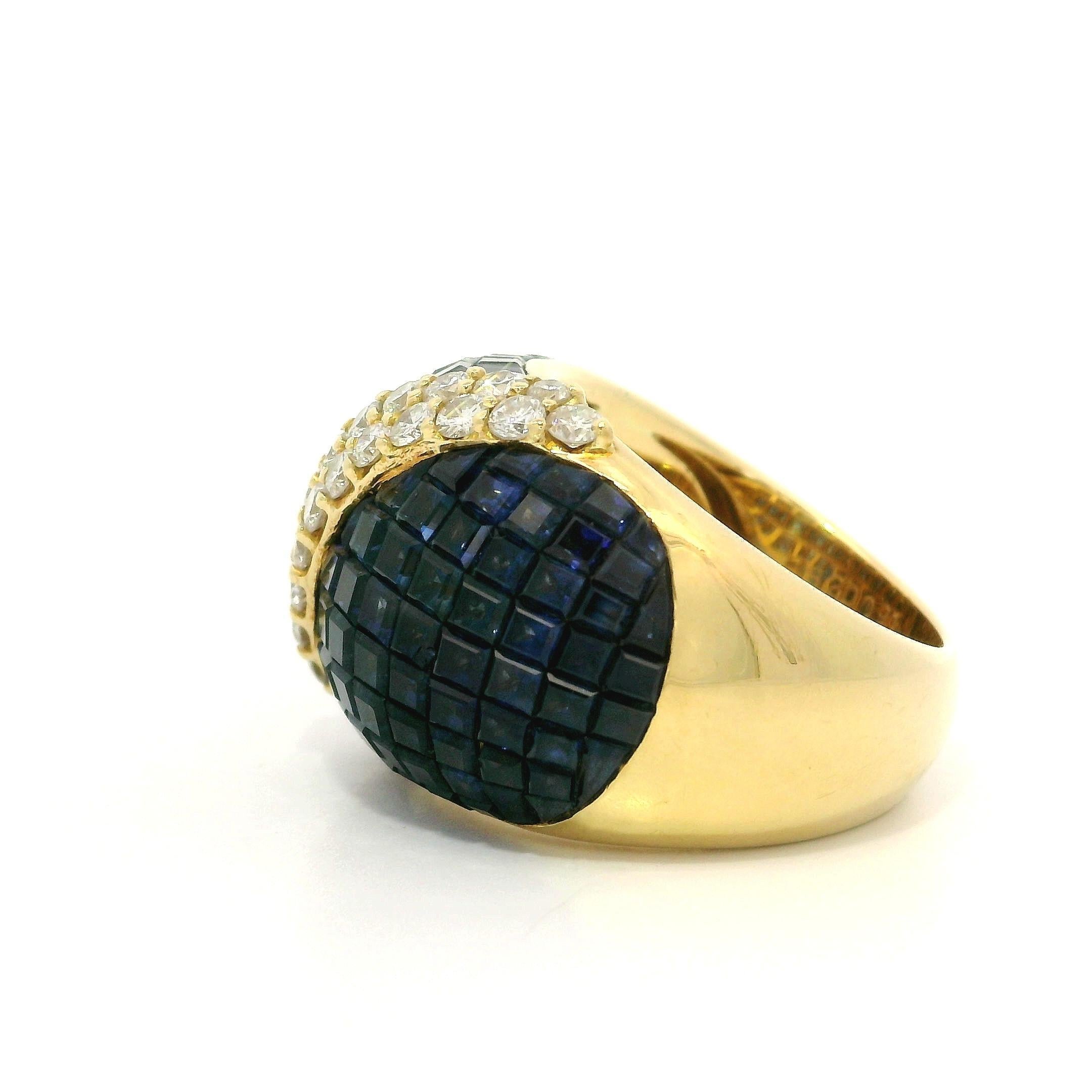 À VOIR EN PERSONNE !
--Pierre(s) :... 
(Nombreux) Saphir véritable naturel - Calibre Cut - Invisible Set - Couleur bleu royal - 11.82ctw (exact)
(28) Diamants véritables naturels - taille ronde brillante - sertis - belle couleur blanc brillant -