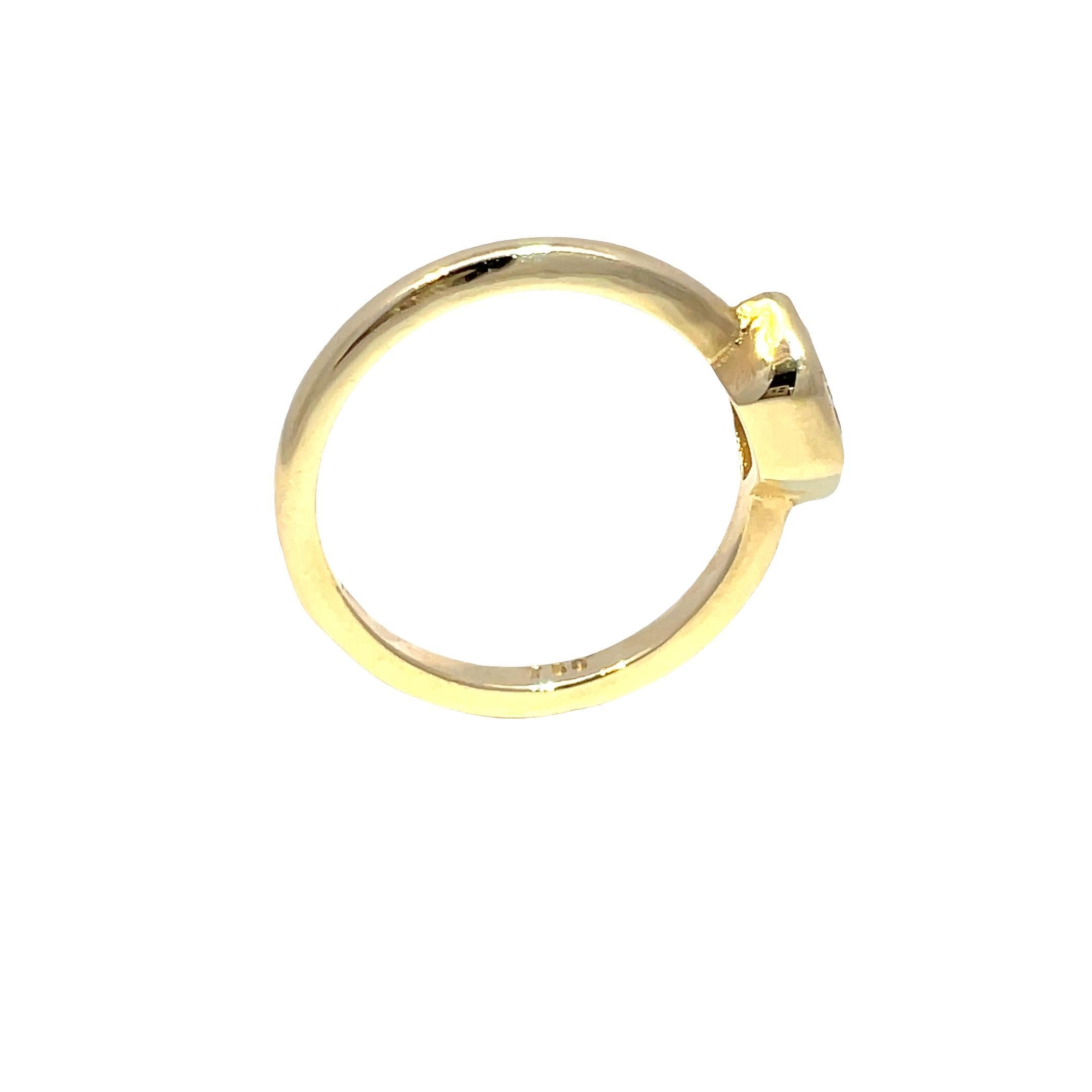 18k Yellow Gold Natural 0.57ct Lozenge Diamond Bezel Ring In New Condition For Sale In New York, NY
